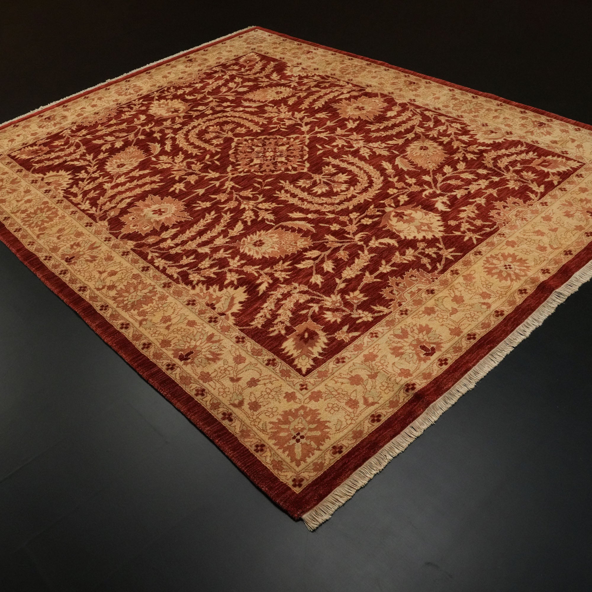 Mahal Series Hand-Woven Uşak Patterned Red Wool Carpet