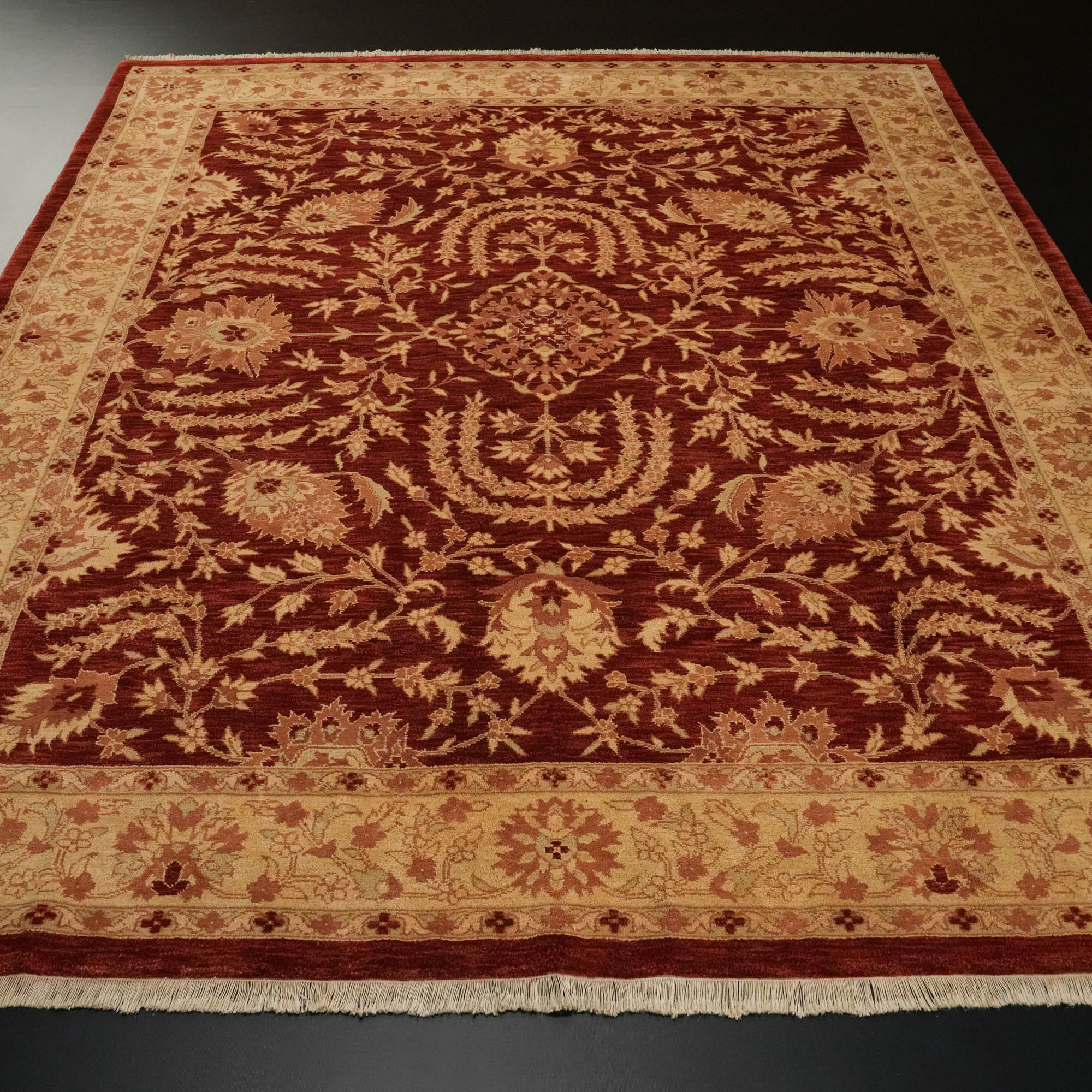 Mahal Series Hand-Woven Uşak Patterned Red Wool Carpet