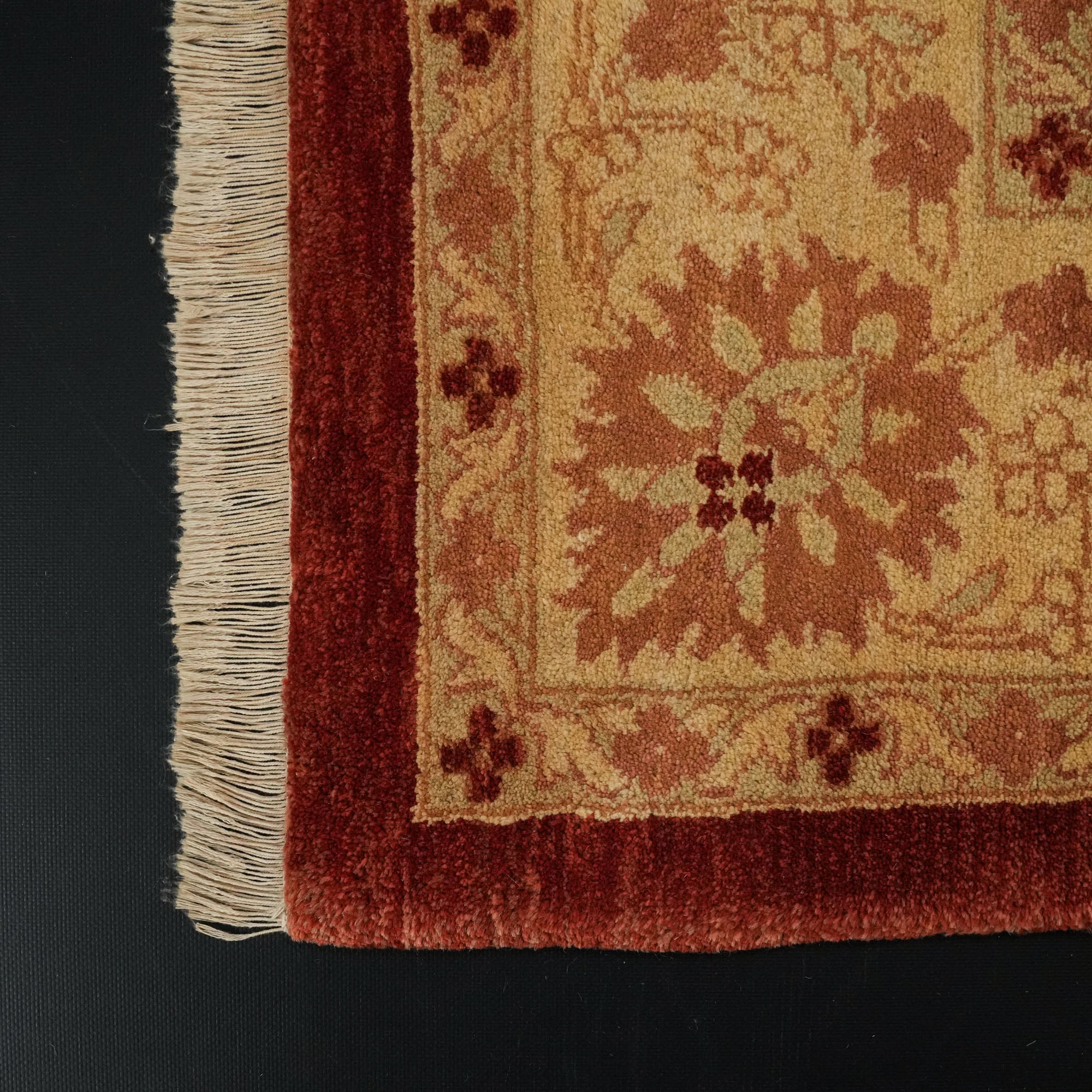 Mahal Series Hand-Woven Uşak Patterned Red Wool Carpet