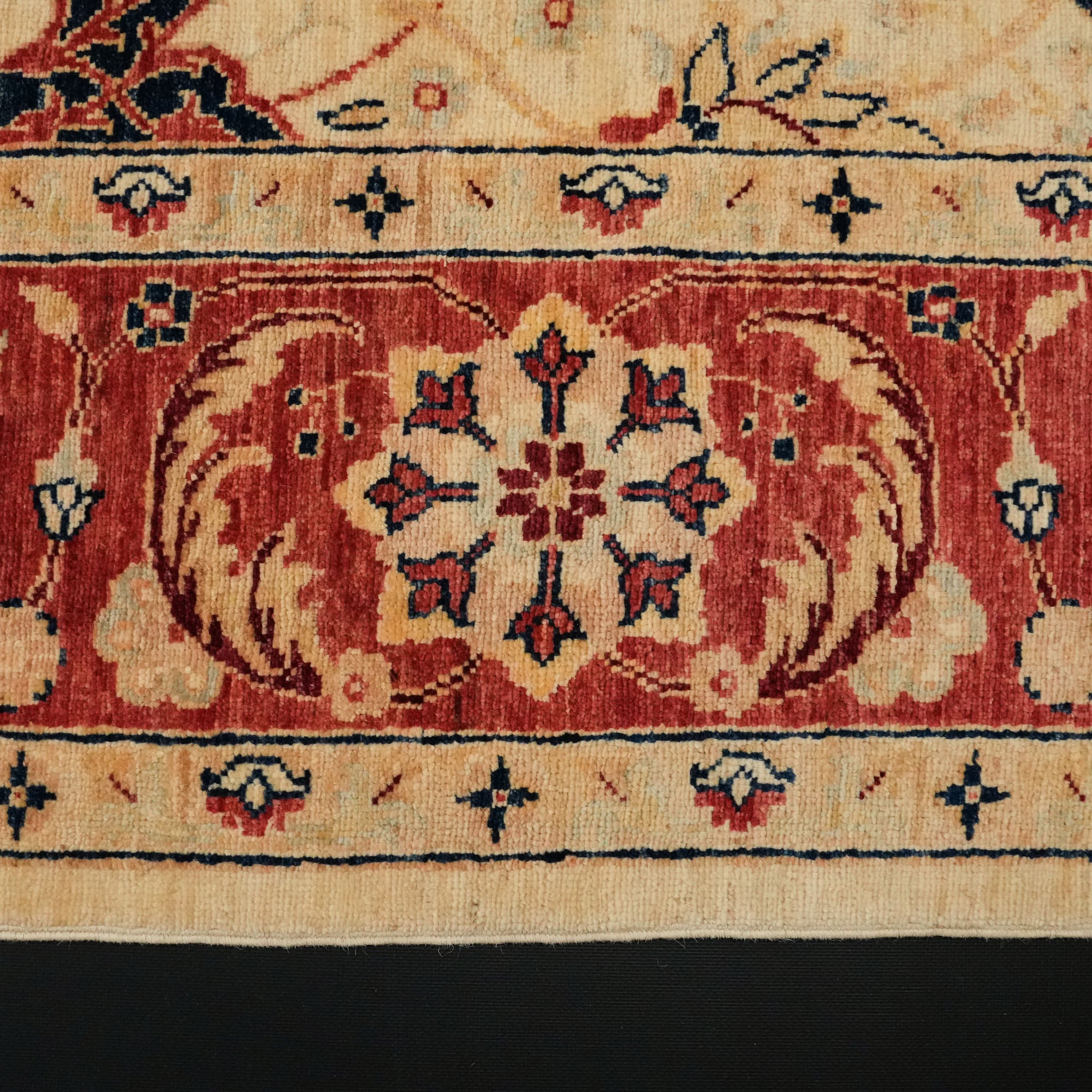 Mahal Serisi El Dokuma Uşak Desenli Krem Yün Halı