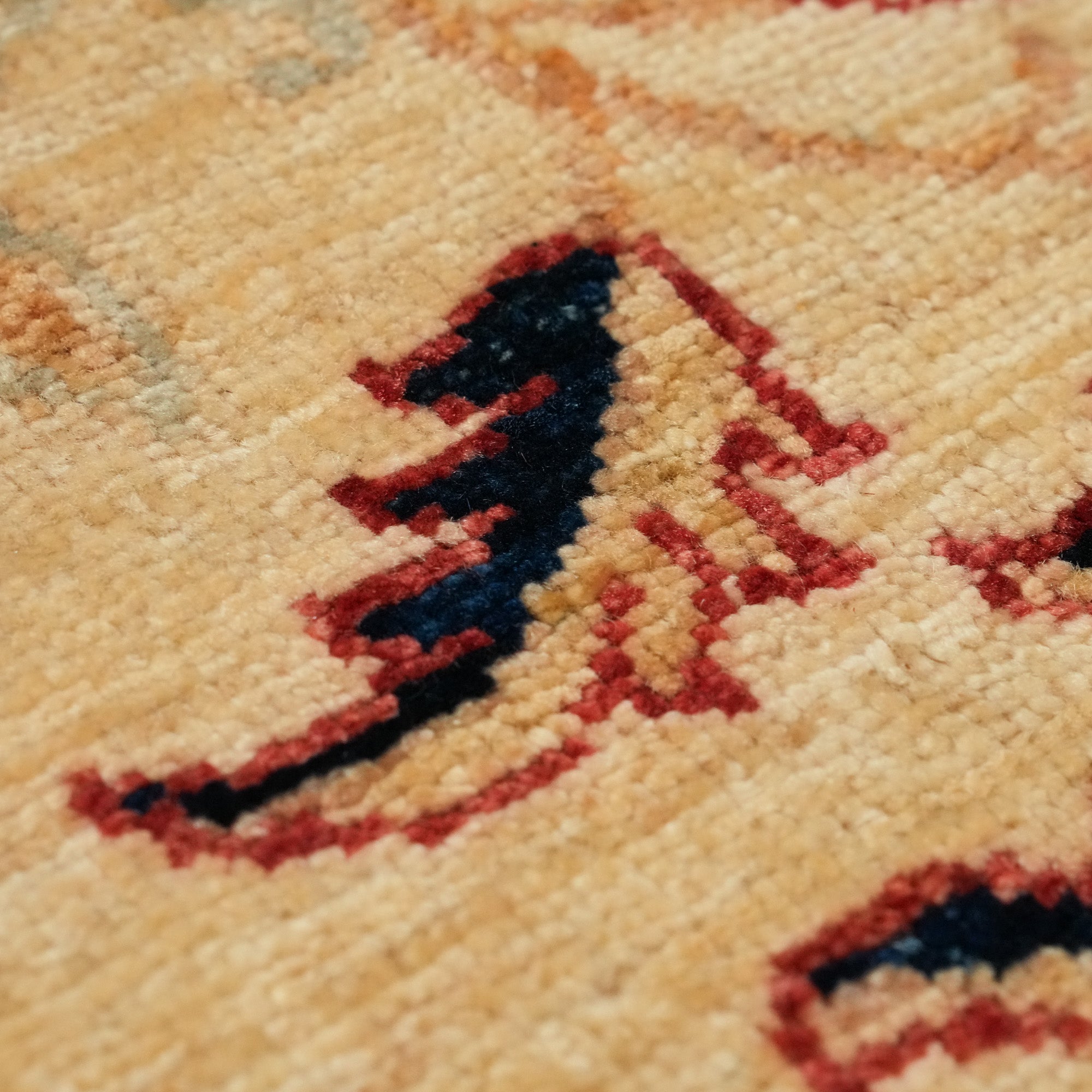 Mahal Serisi El Dokuma Uşak Desenli Krem Yün Halı