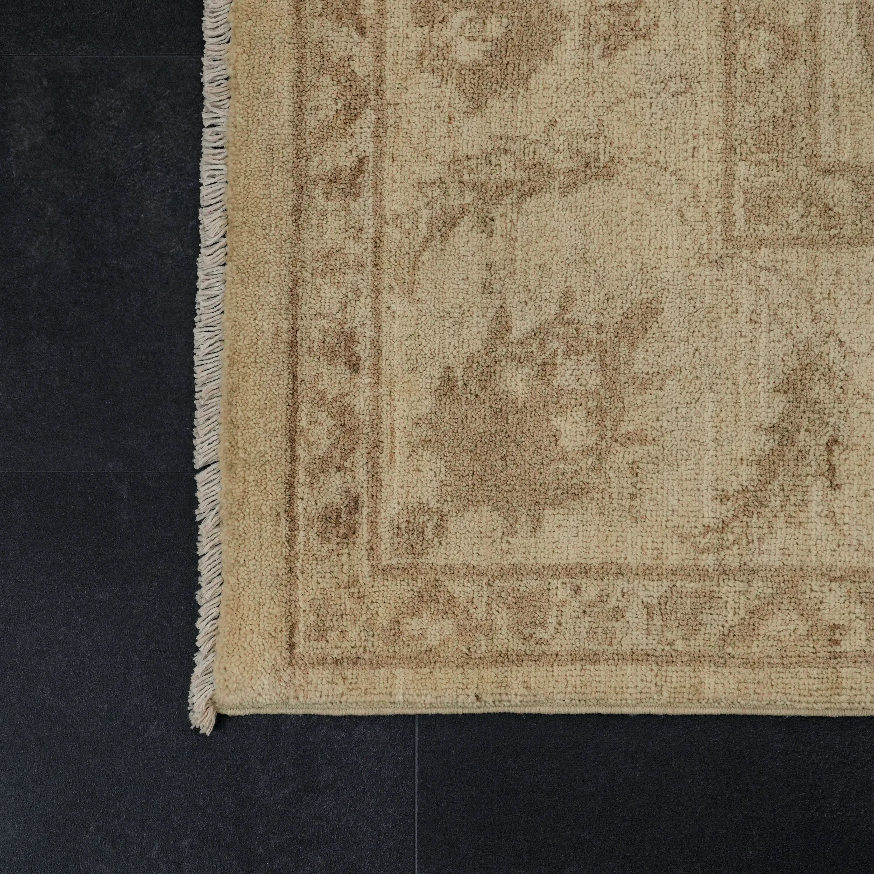Mahal Series Handwoven Uşak Pattern Cream Wool Rug