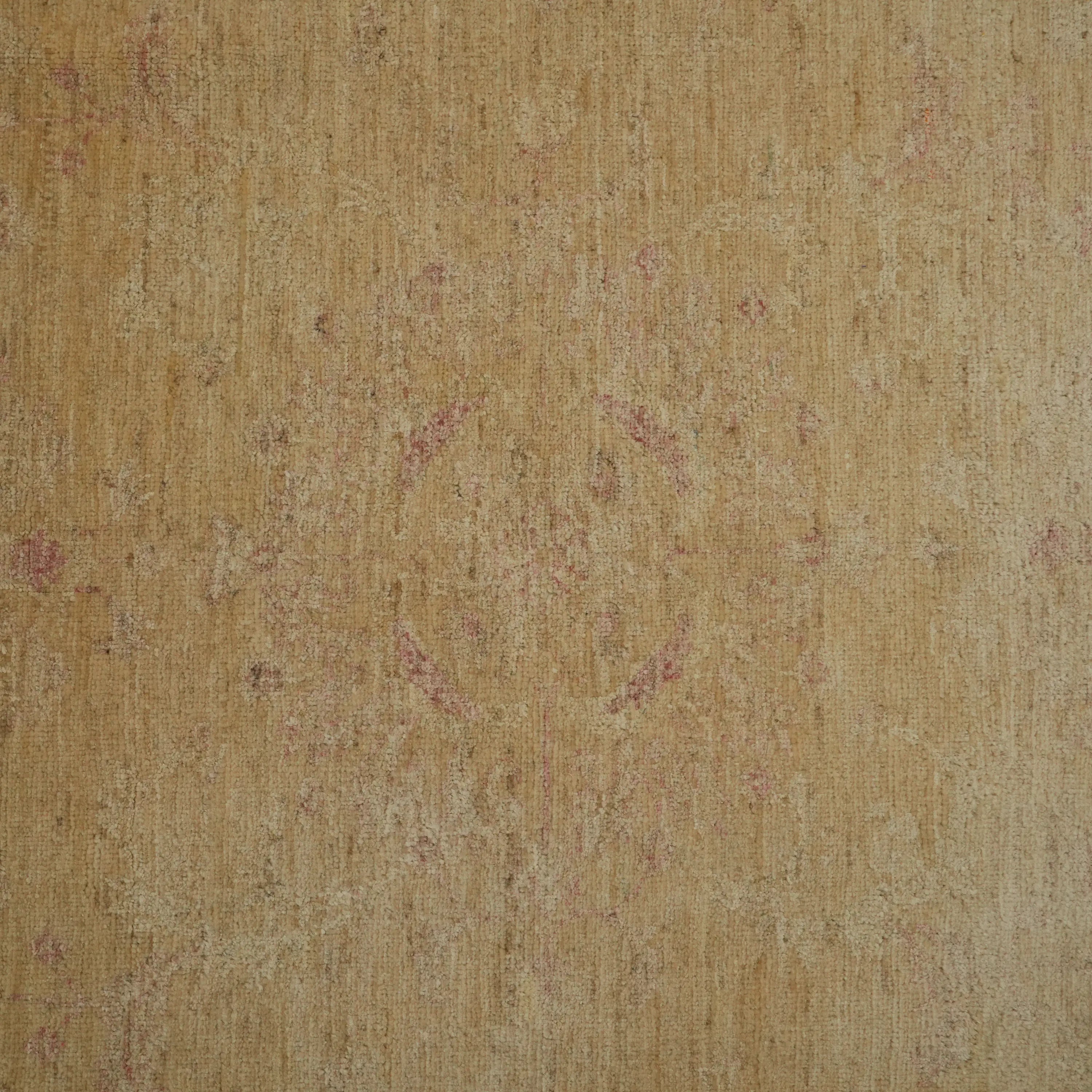 Mahal Series Handwoven Vintage Pattern Cream Wool Rug