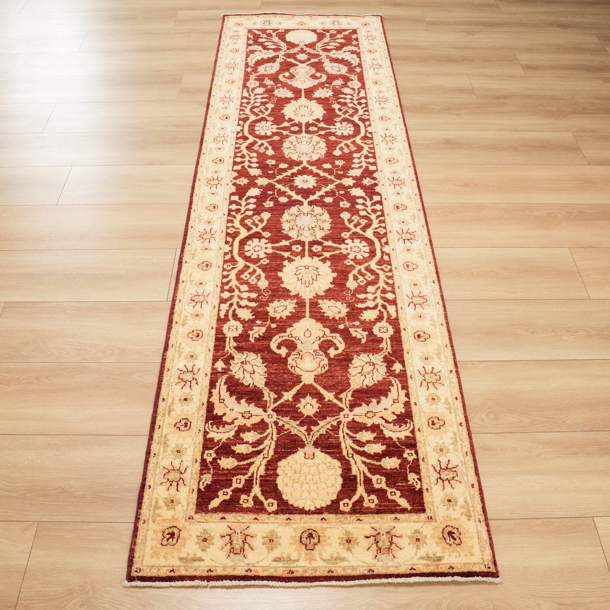 Mahal Serisi El Dokuma Yün Uşak Desenli Bordo Halı