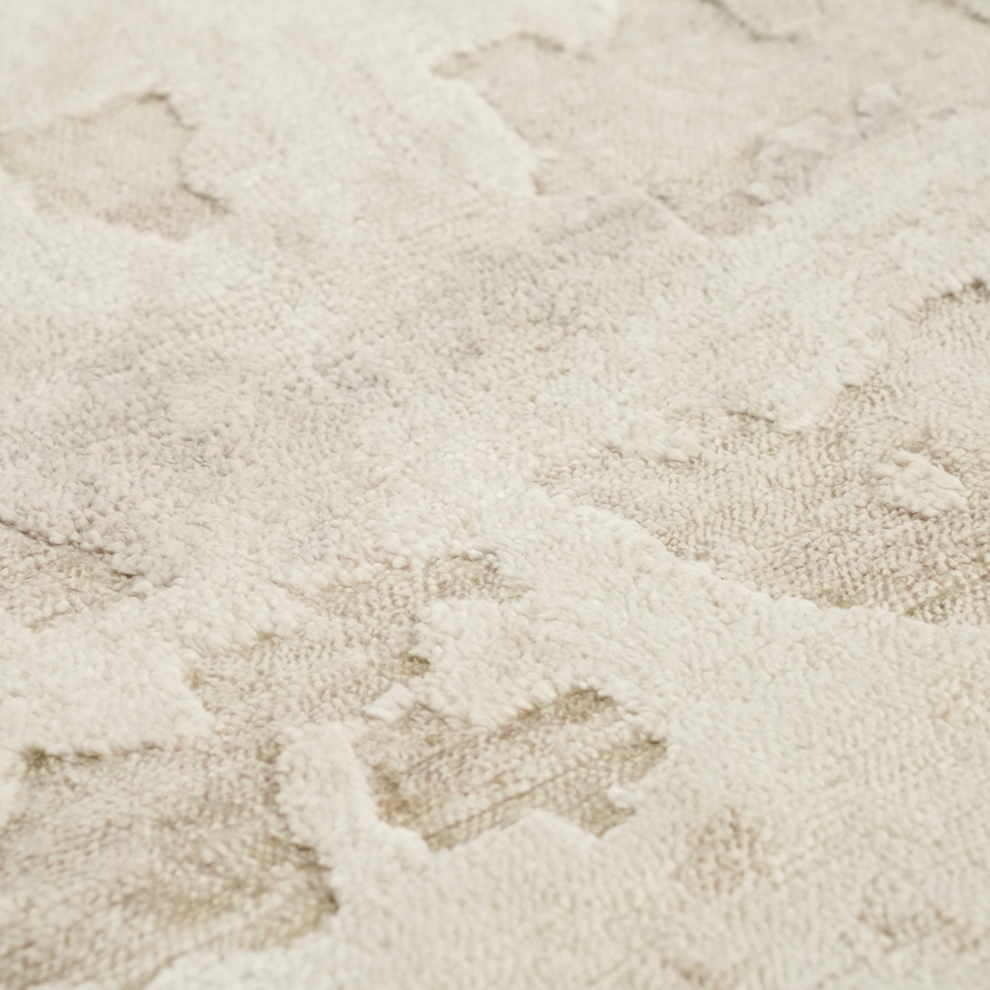 Maison Serisi El Dokuma Soyut Desenli Beyaz Halı