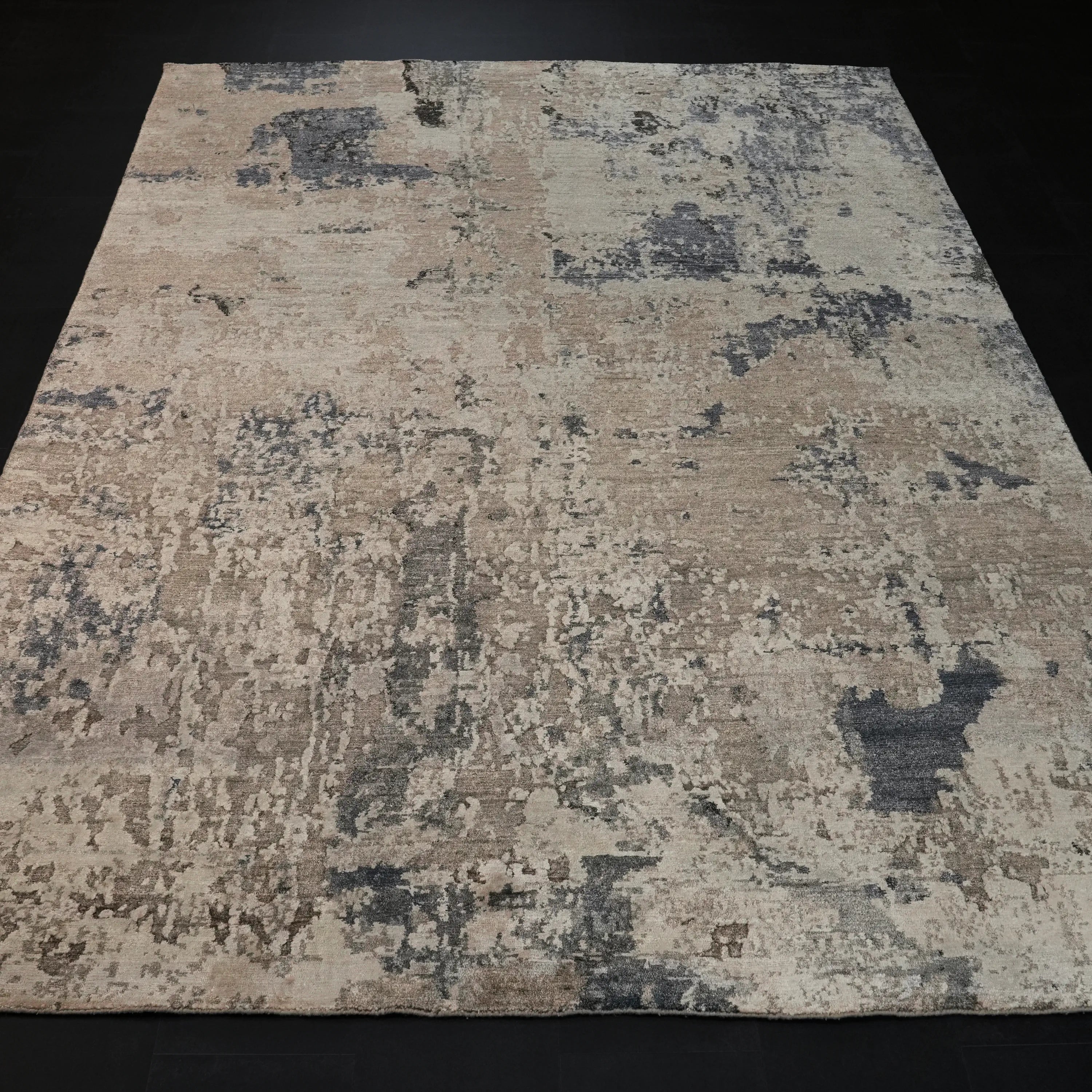 Maison Series Handwoven Abstract Pattern Gray Viscose Rug