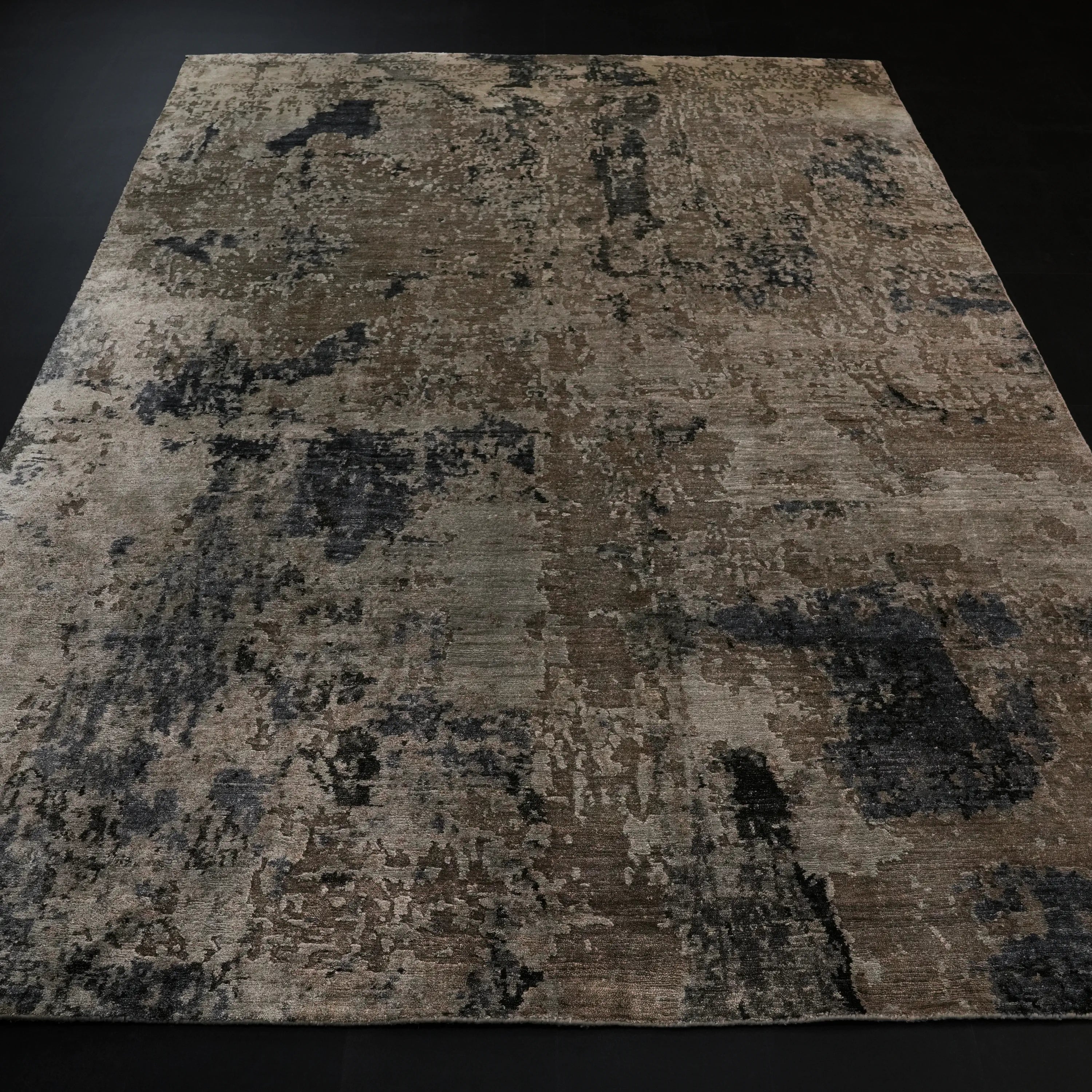 Maison Serisi El Dokuma Soyut Desenli Gri Viskon Halı