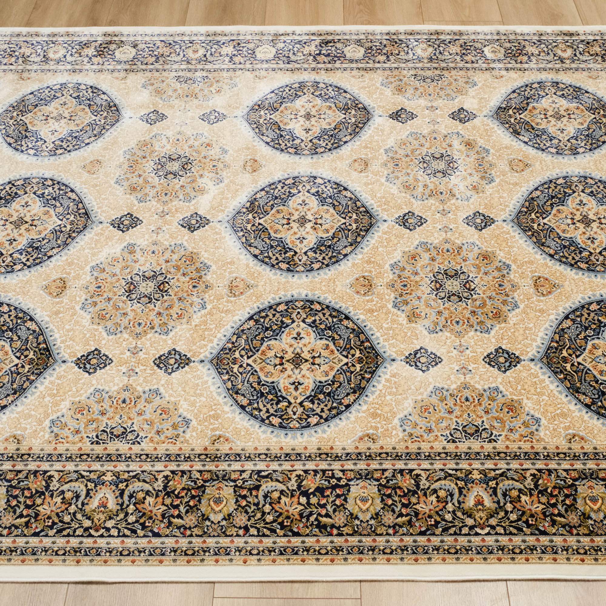 Makine Dokuma Çerçeve Desenli Krem Viskon Halı