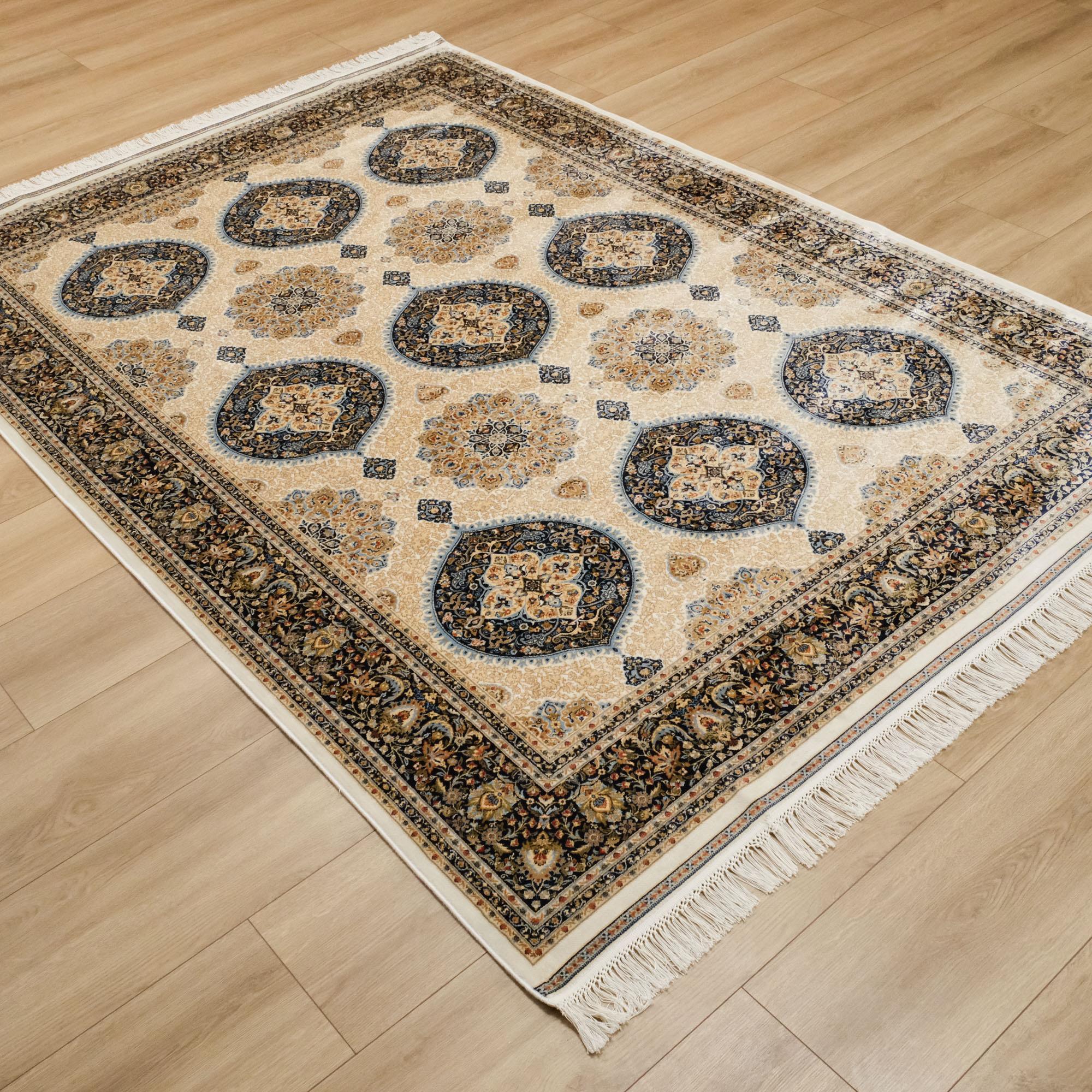 Makine Dokuma Çerçeve Desenli Krem Viskon Halı