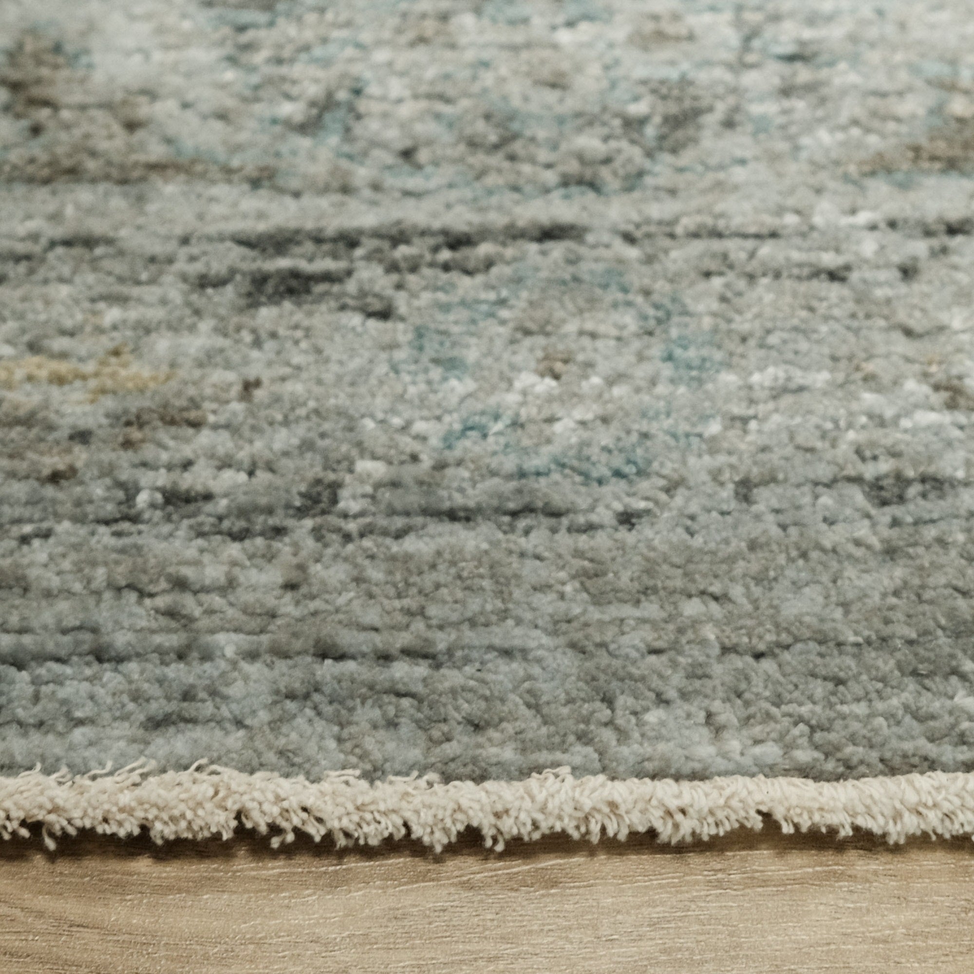 Vintage Design Machine Woven Carpet