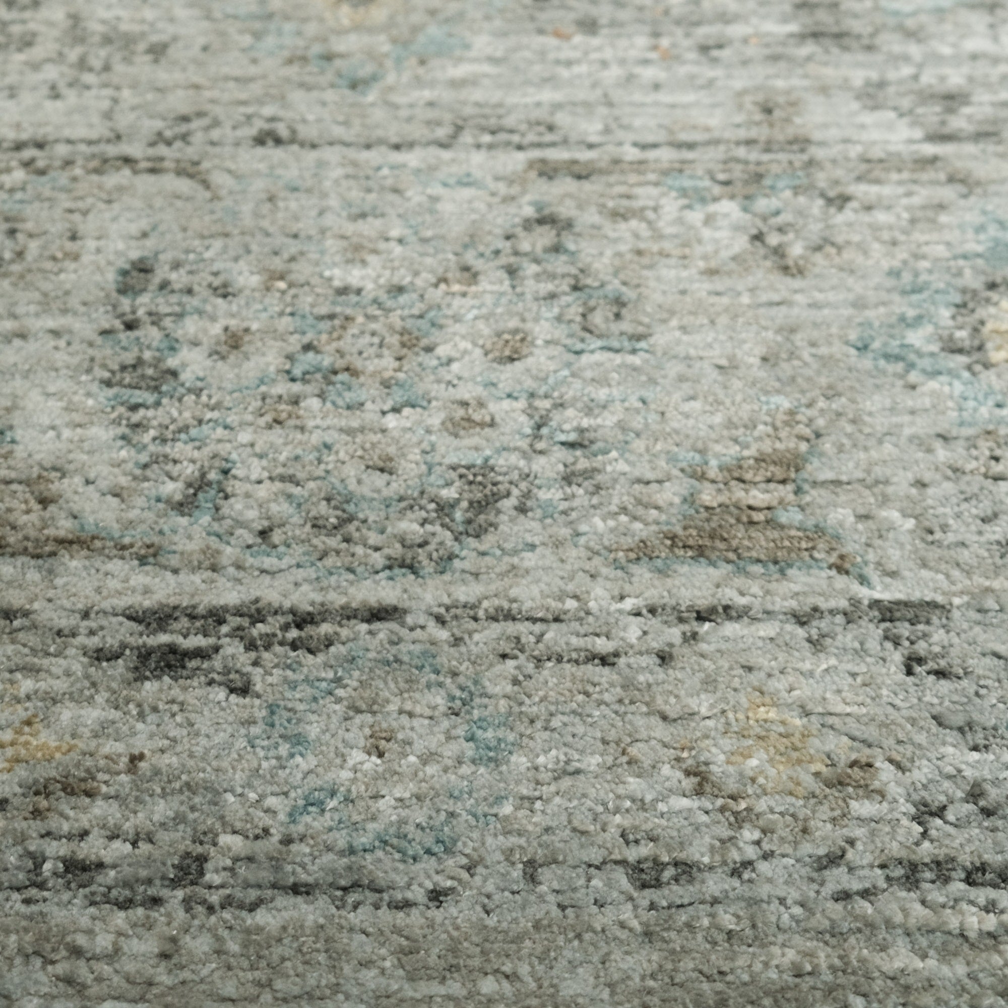 Vintage Design Machine Woven Carpet