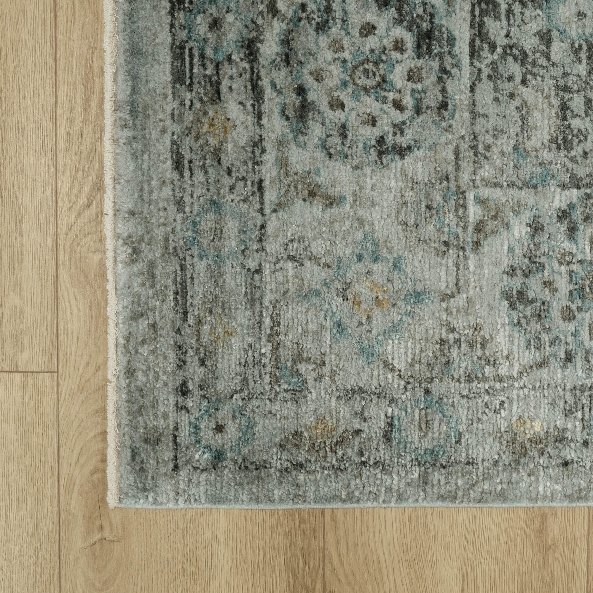 Vintage Design Machine Woven Carpet