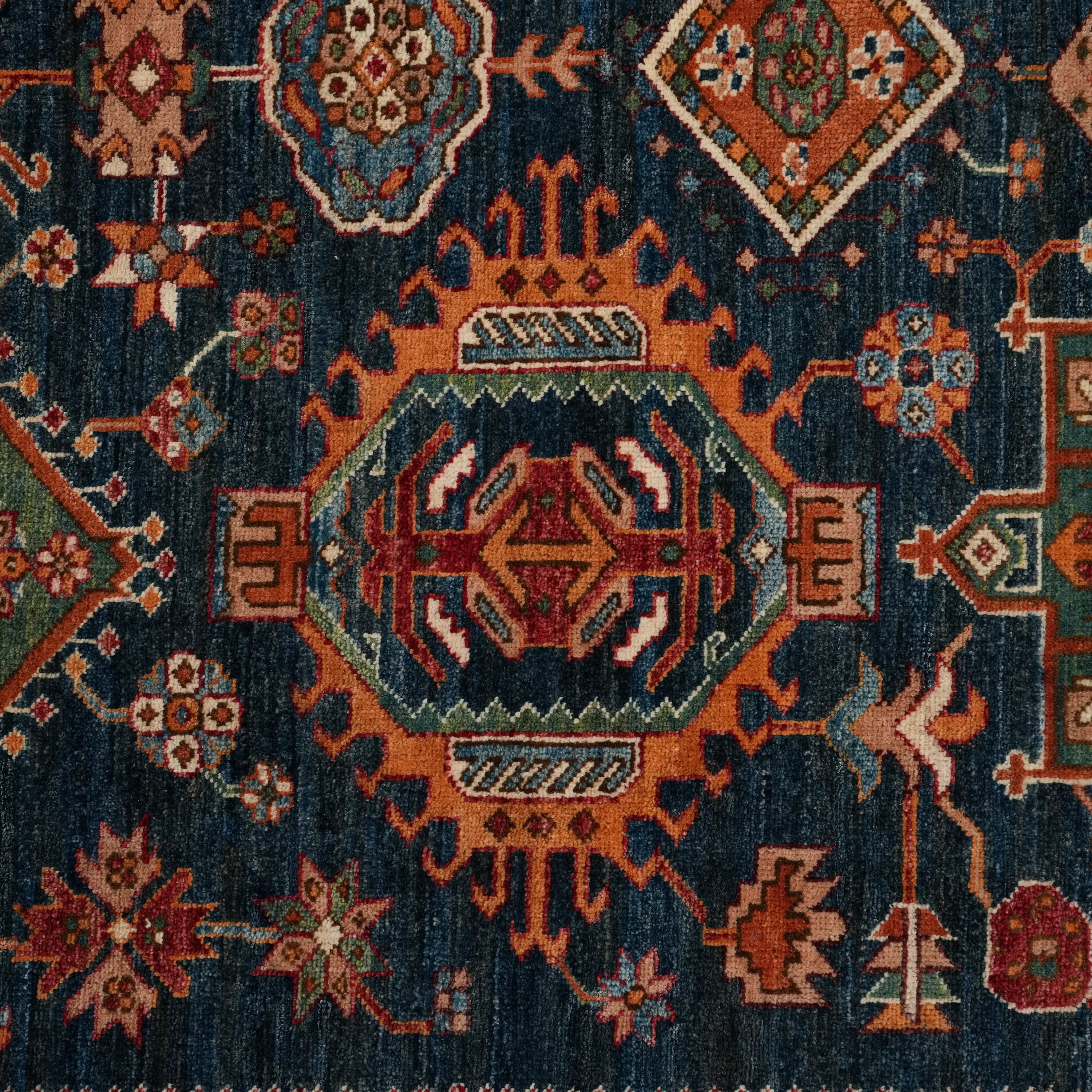 Mihman Serisi El Dokuma Anadolu Desenli Lacivert Yün Halı