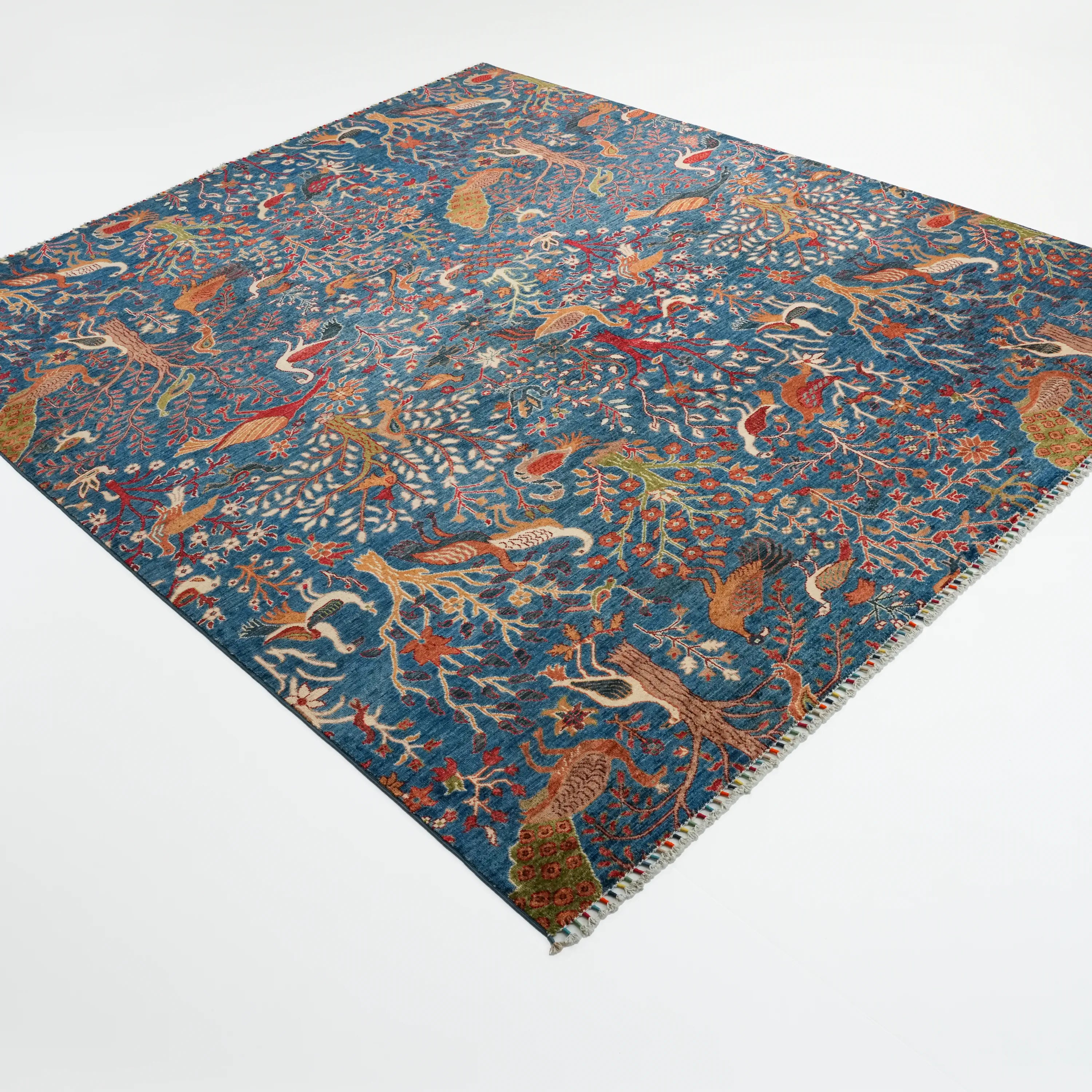 Mihman Serisi El Dokuma Çiçek Desenli Mavi Yün Halı