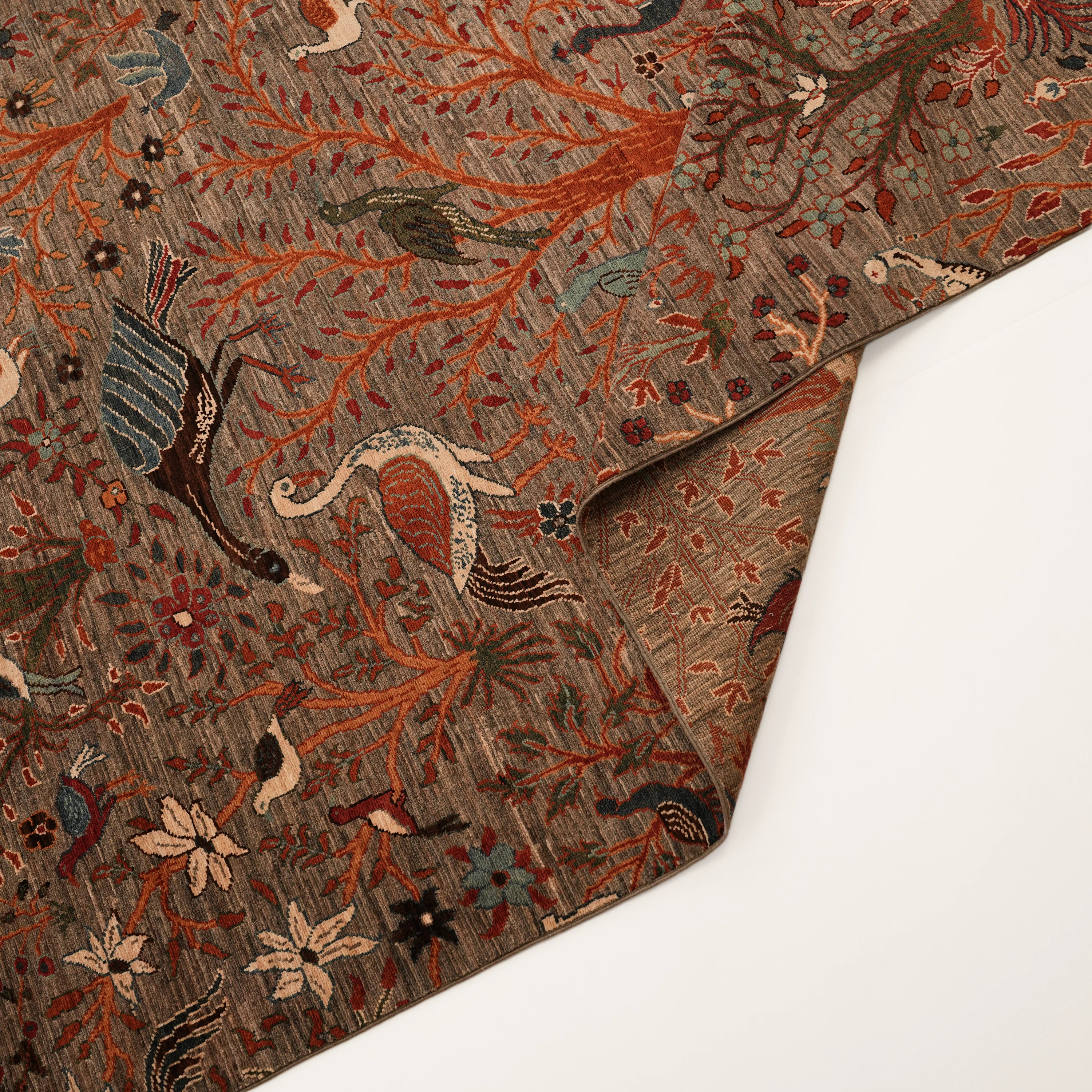 Mihman Serisi El Dokuma Çiçek Desenli Rengarenk Yün Halı