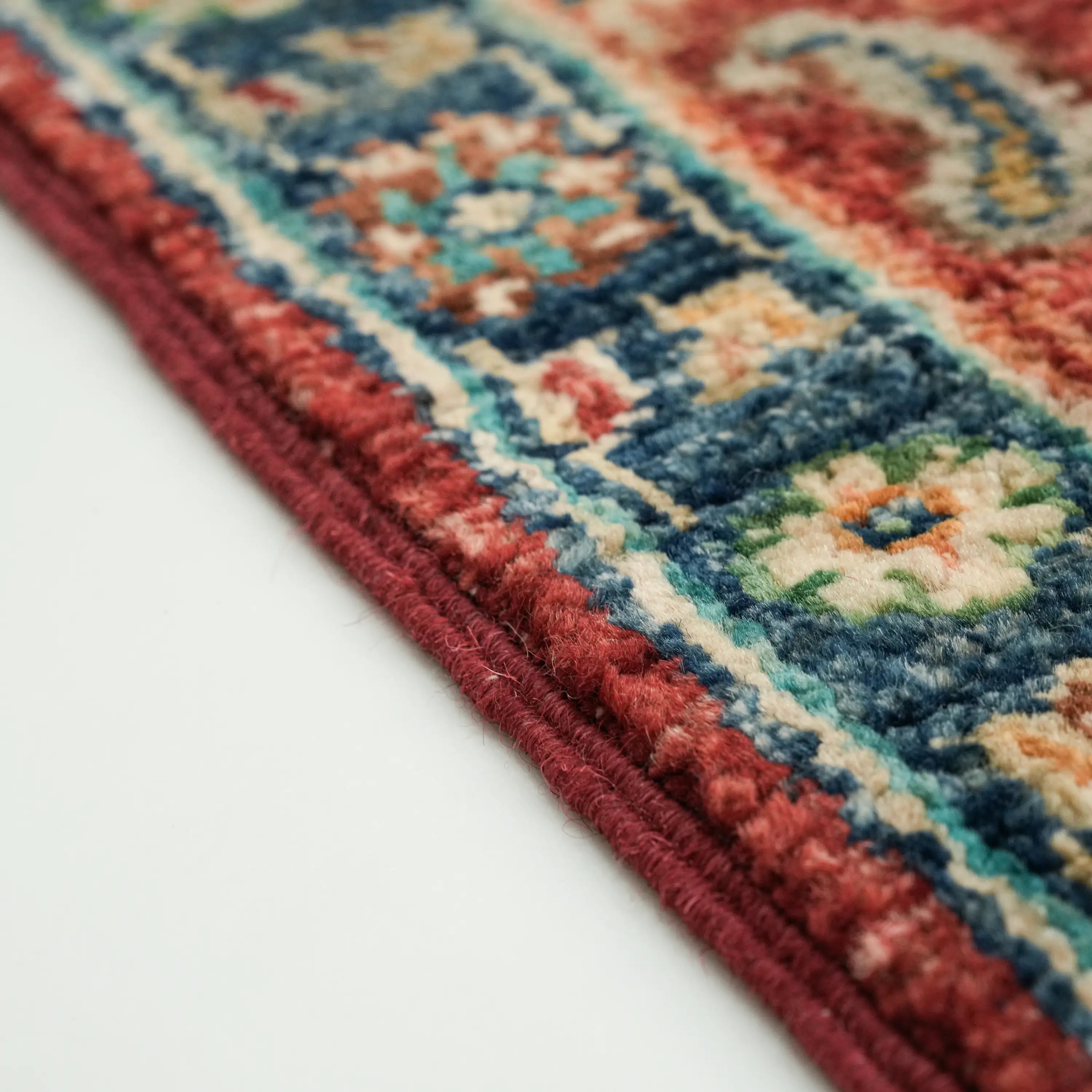 Mihman Serisi El Dokuma Madalyon Uşak Desenli Mavi Yün Halı