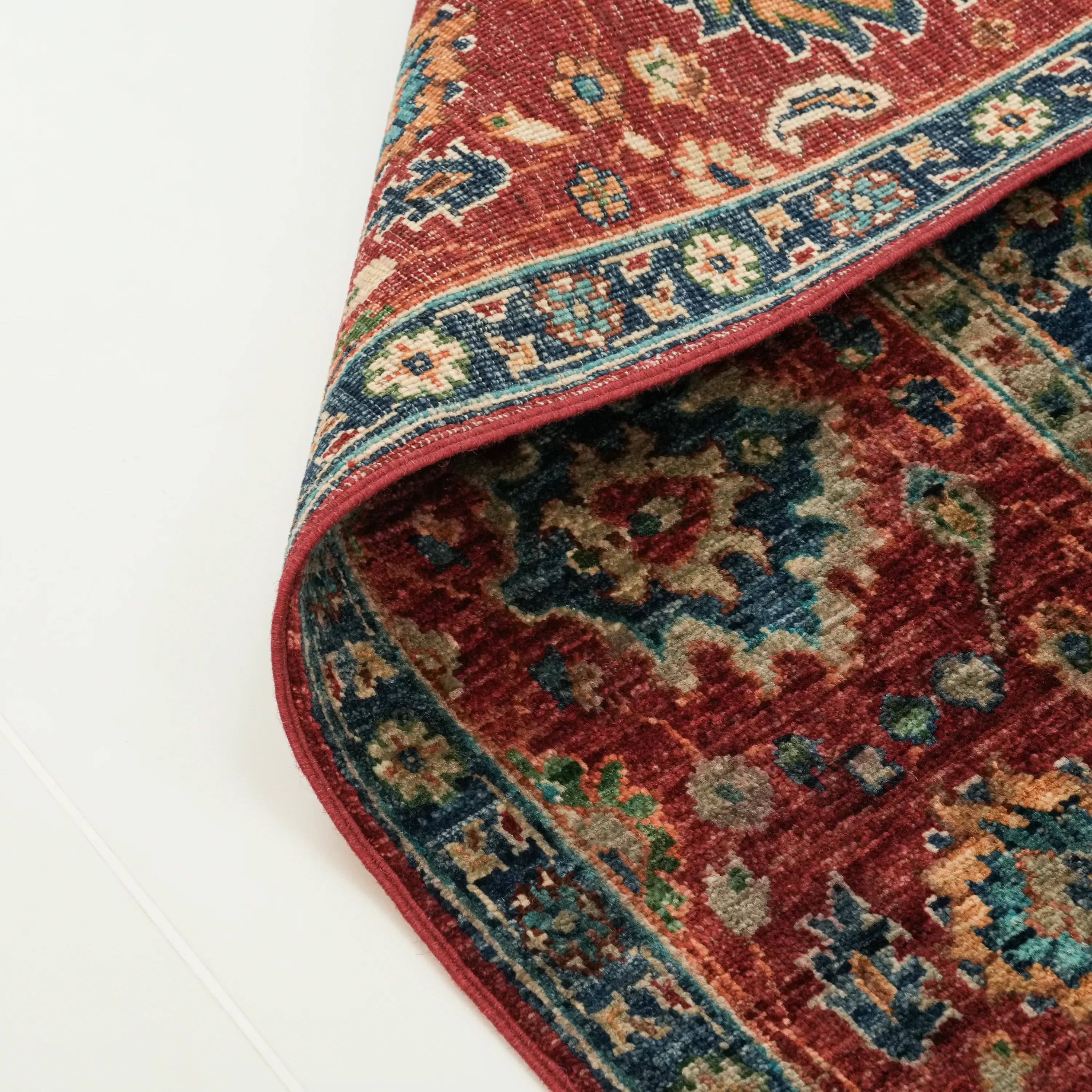 Mihman Serisi El Dokuma Madalyon Uşak Desenli Mavi Yün Halı