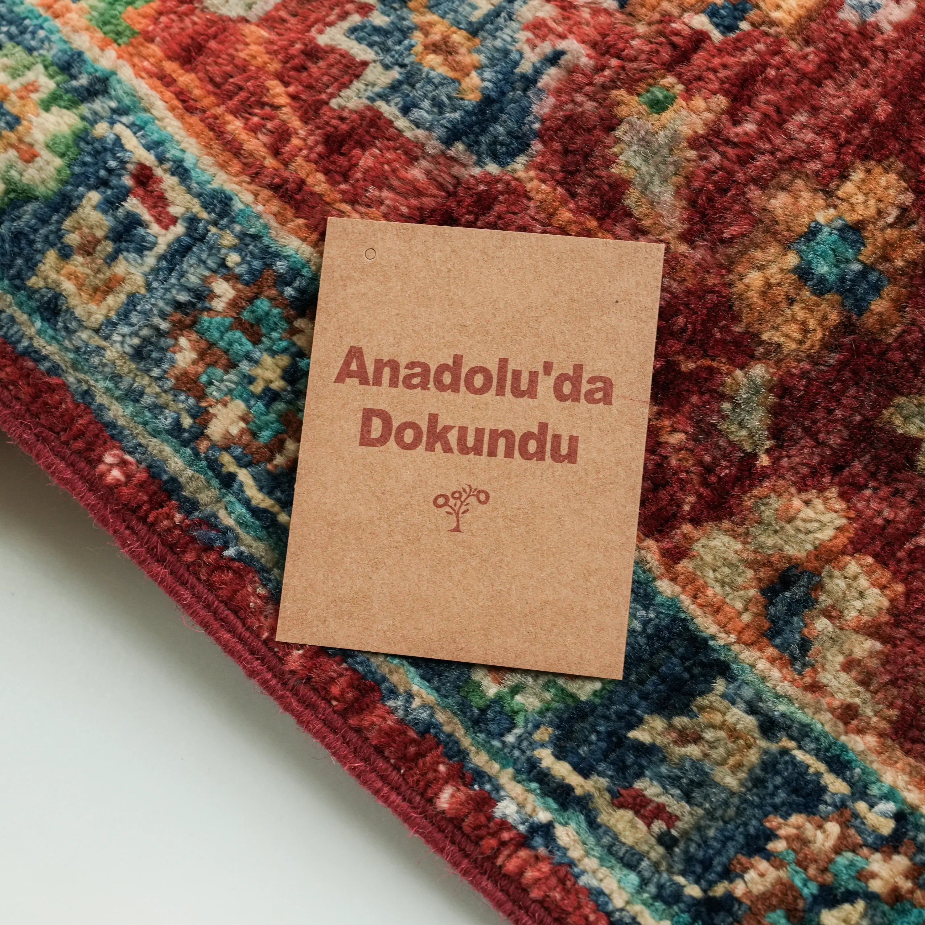 Mihman Serisi El Dokuma Madalyon Uşak Desenli Mavi Yün Halı