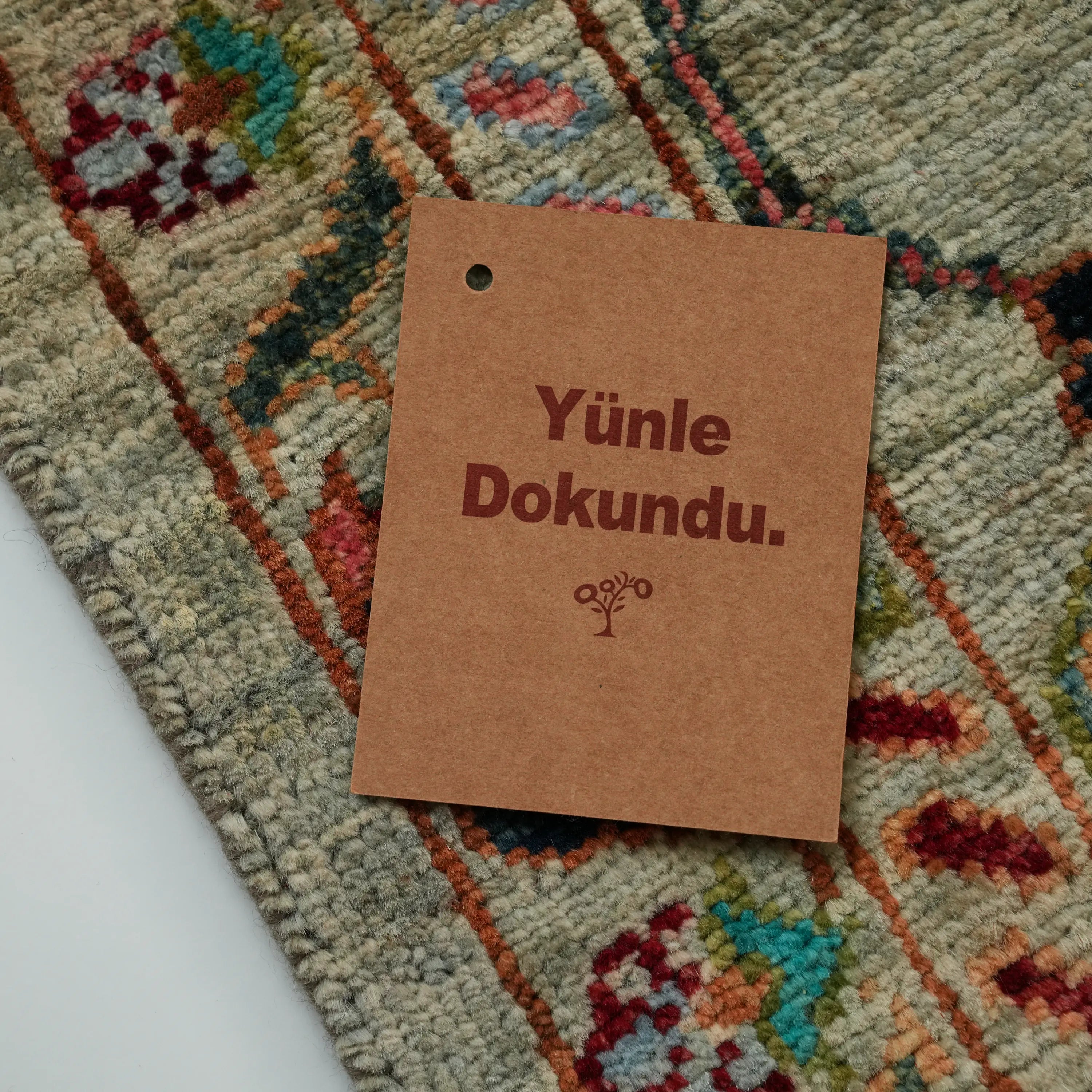 Mihman Series Handwoven Uşak Patterned Wool Mink Rug