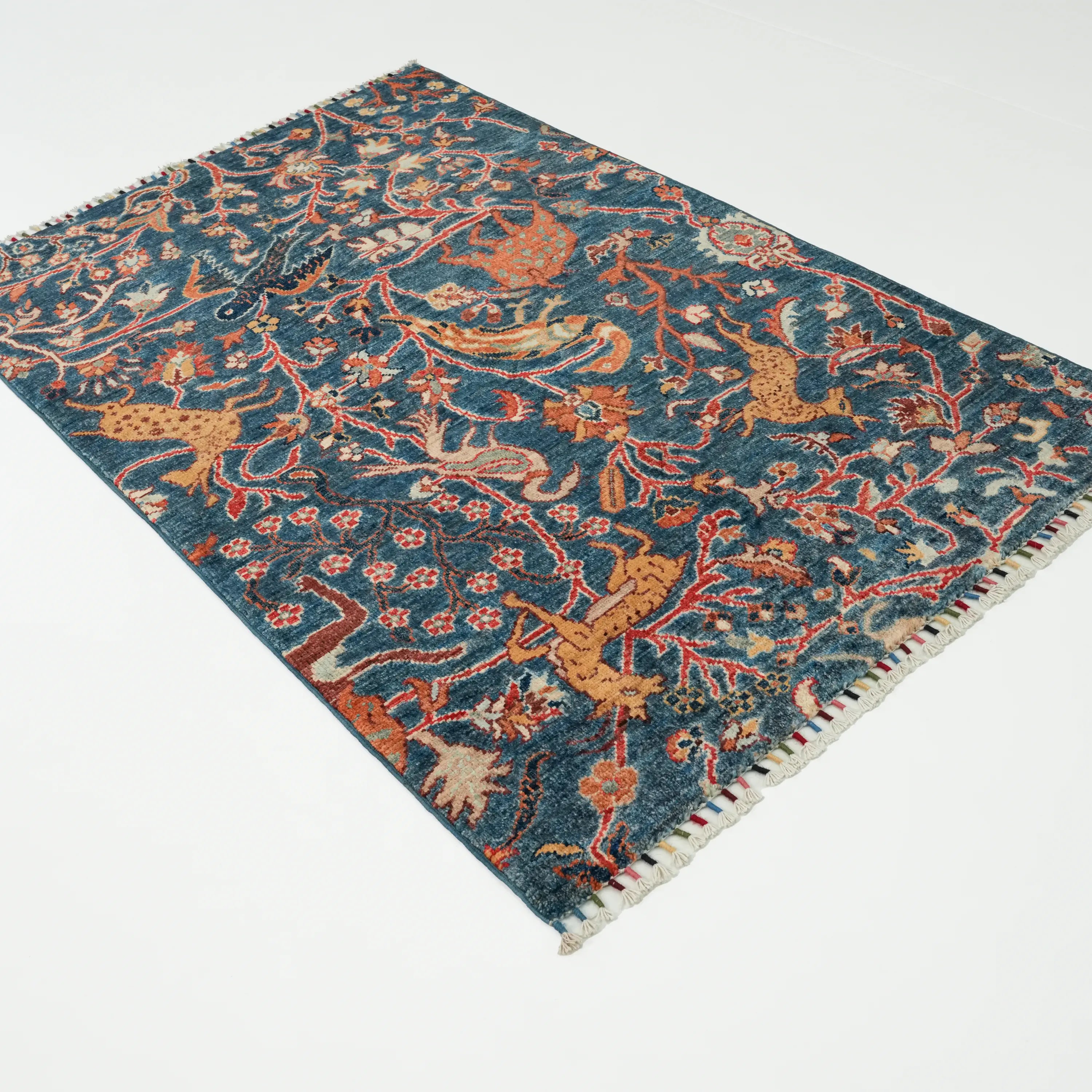 Mihman Serisi El Dokuma Yün Çiçek Desenli Mavi Halı