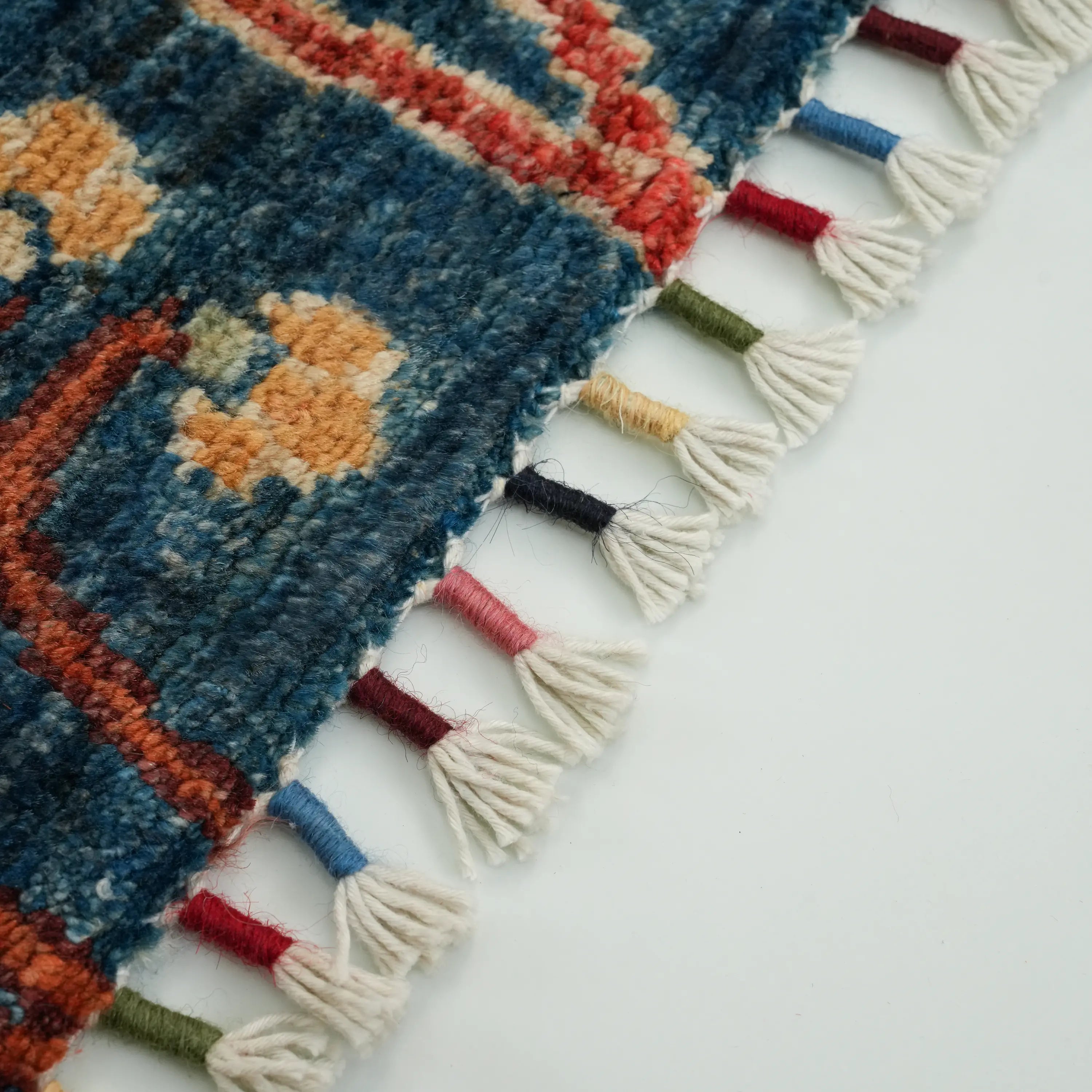 Mihman Series Handwoven Wool Flower Pattern Blue Rug