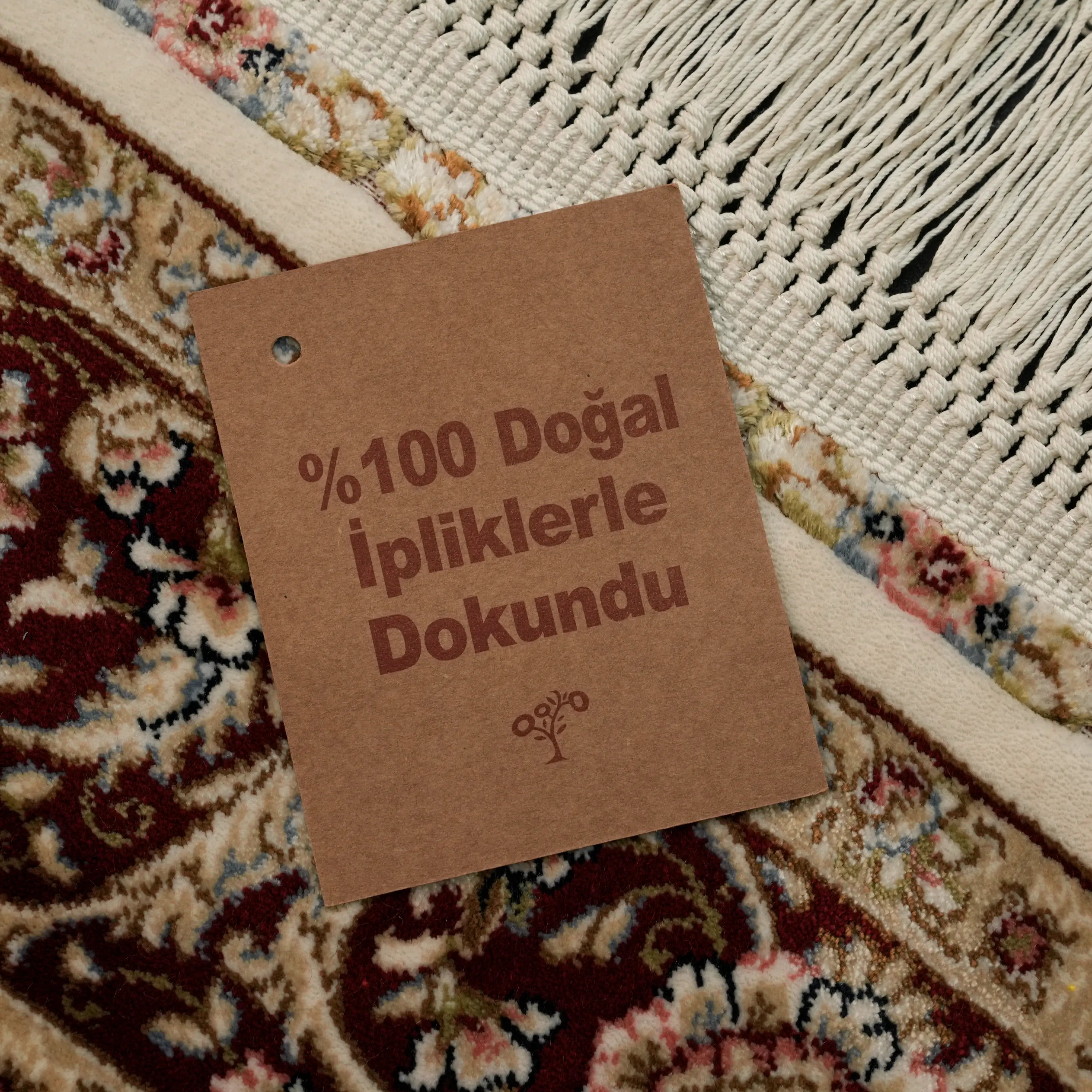 Mihrap Desenli Krem Viskon Halı Seccade