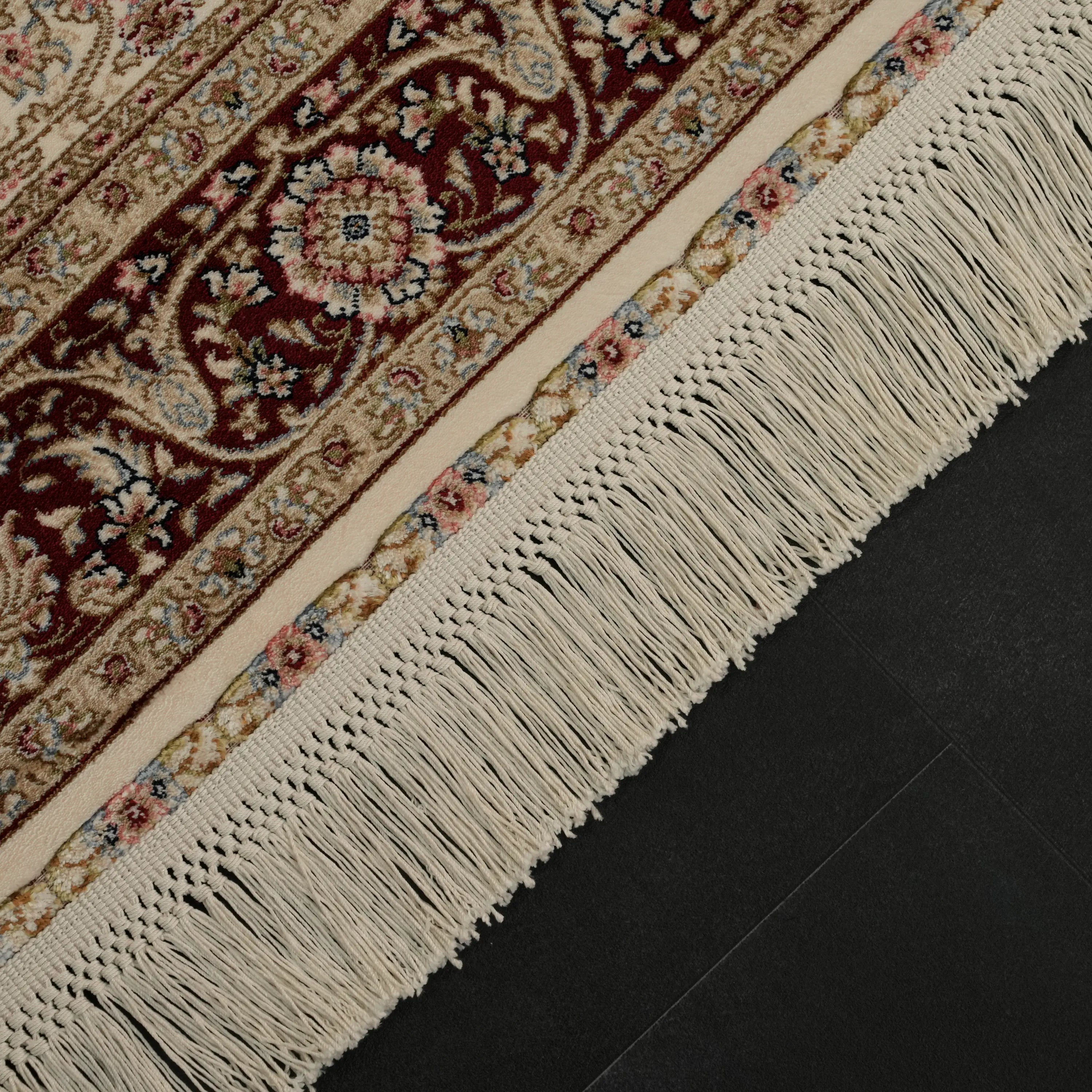 Mihrap Desenli Krem Viskon Halı Seccade