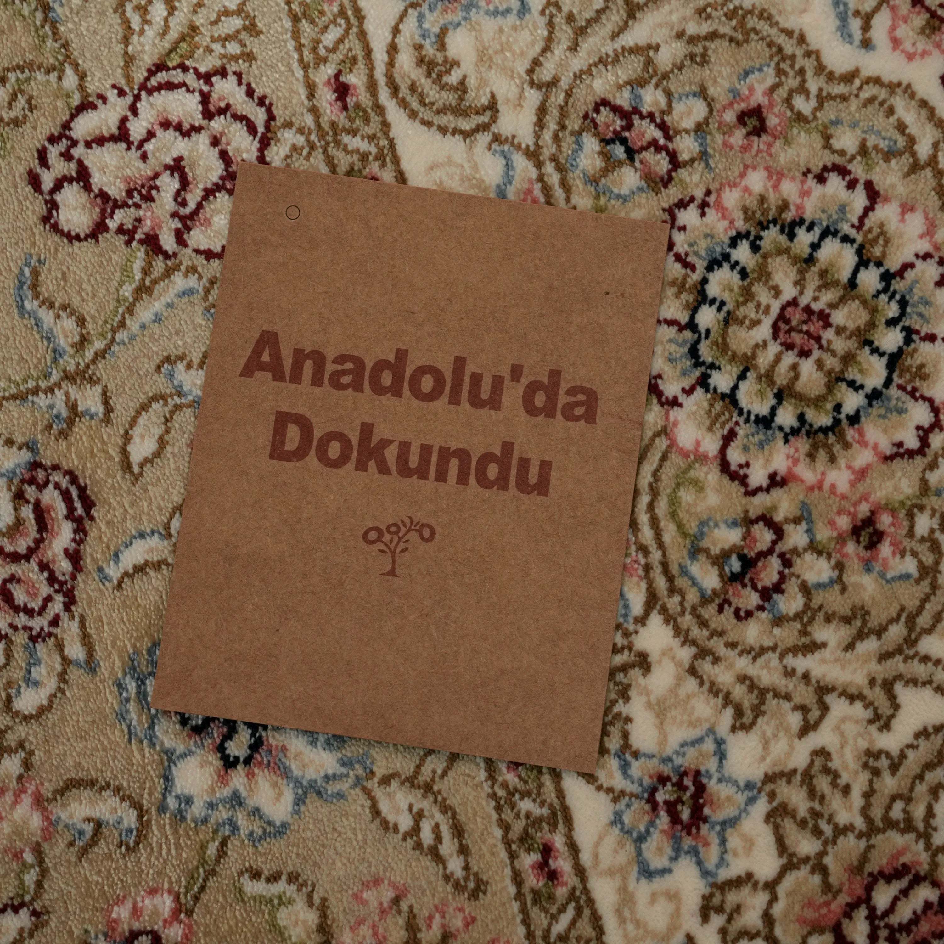 Mihrap Desenli Krem Viskon Halı Seccade