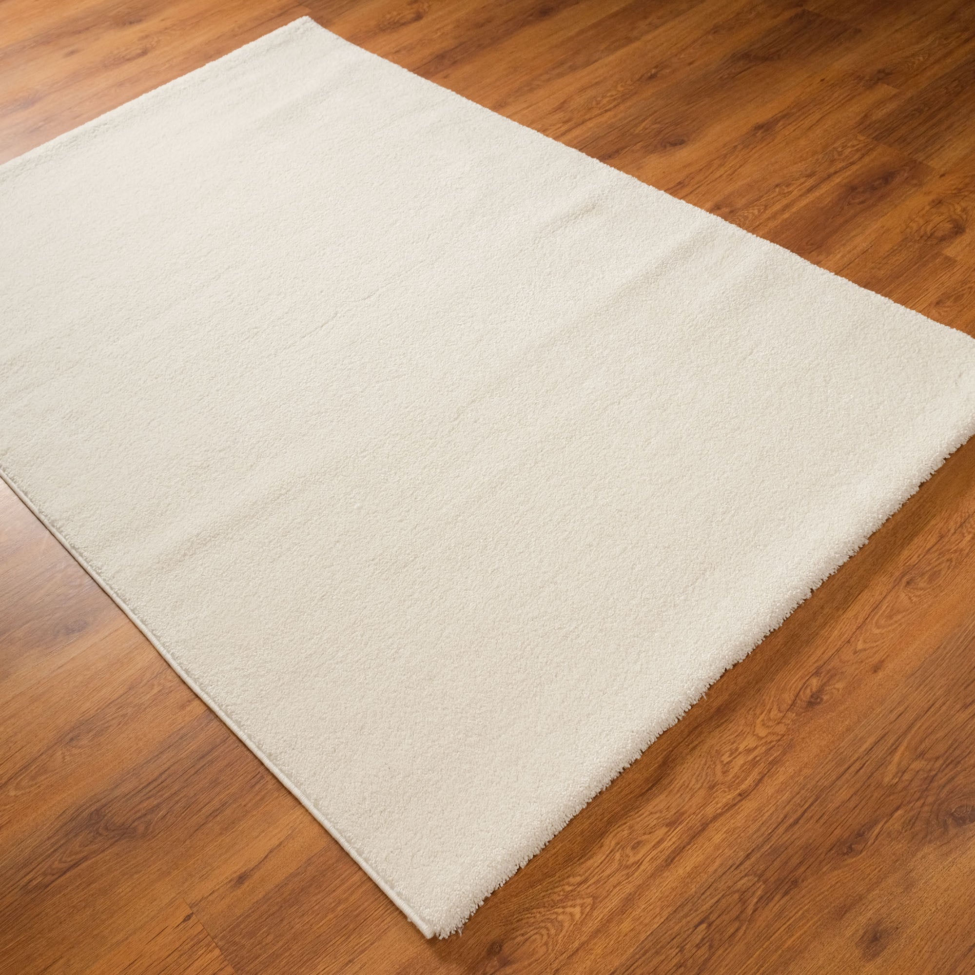 Nova Series Plain Patterned White Bedroom Carpet