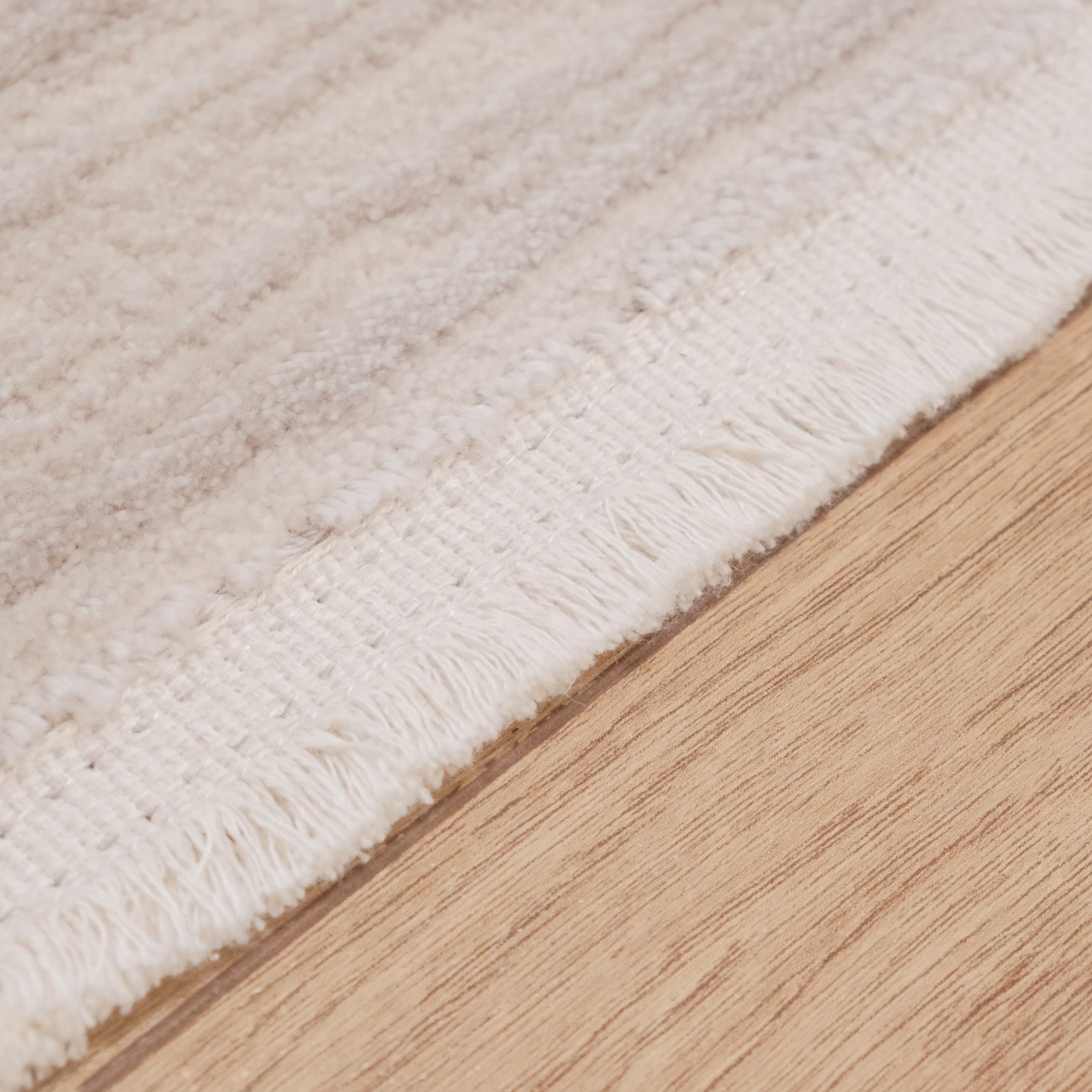 Nova Serisi Sade Desenli Sentetik Gri Halı