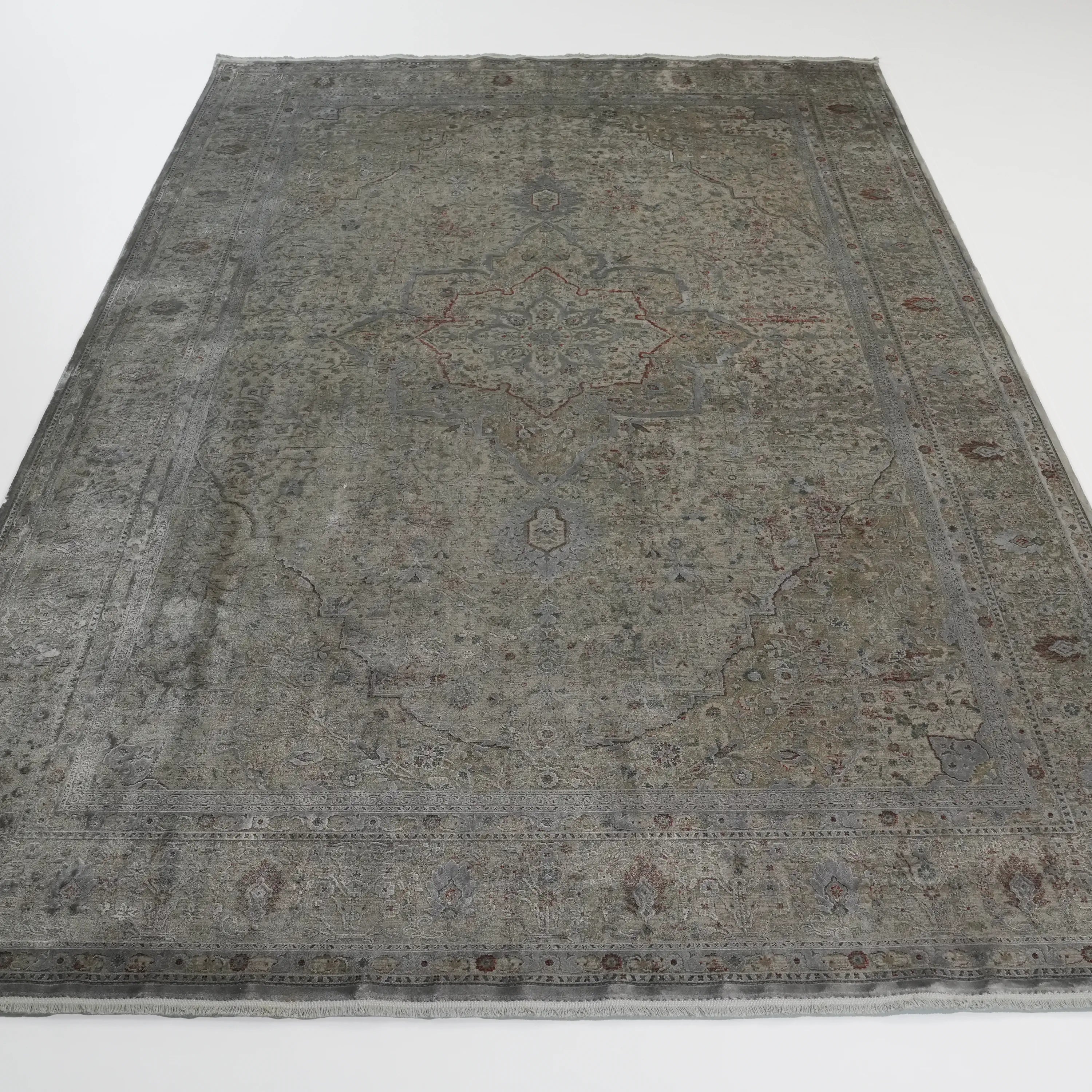 Odak Serisi Çiçek Desenli Gri Viskon Halı