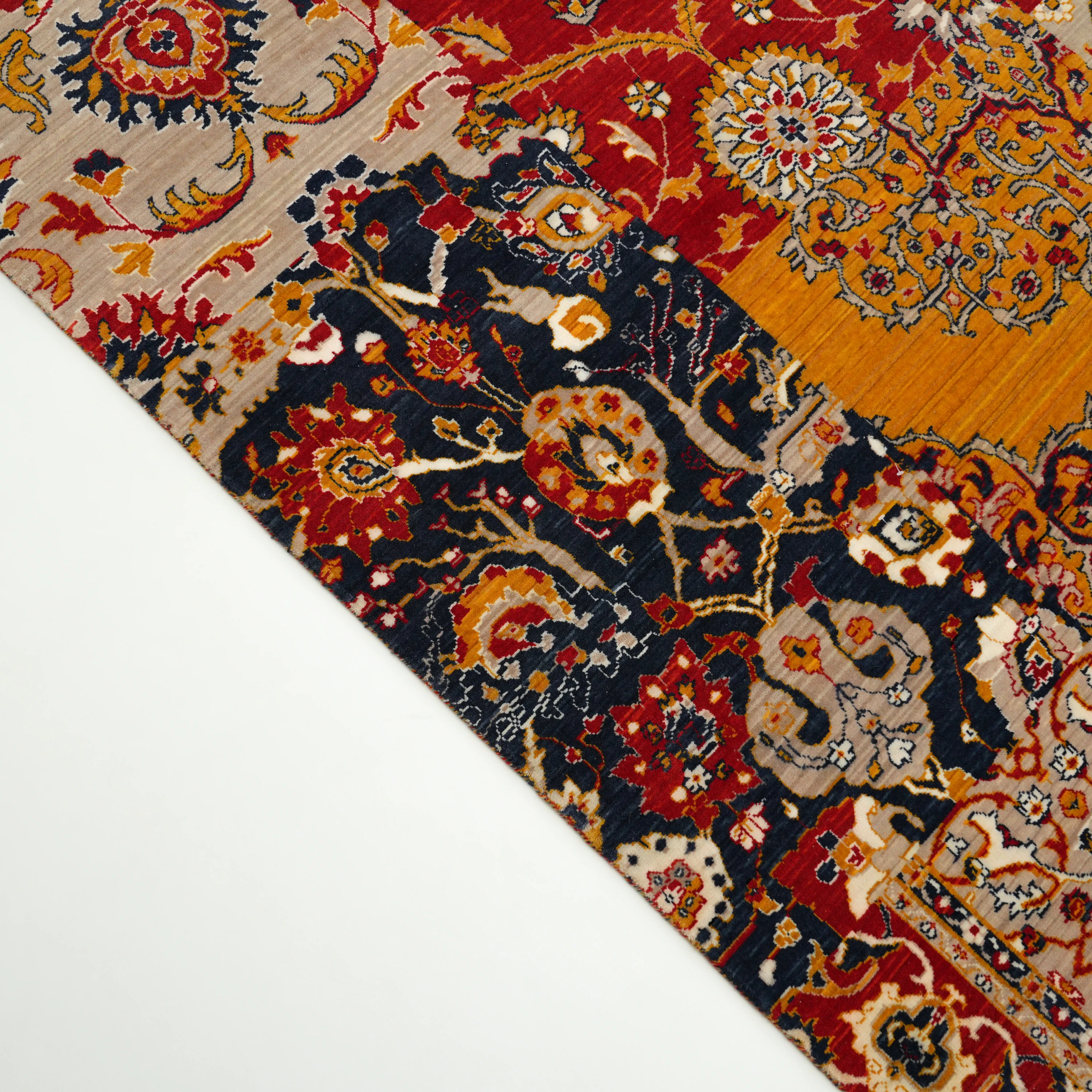 Patchwork Desenli Rengarenk Yün Tezgah Dokuma Halı