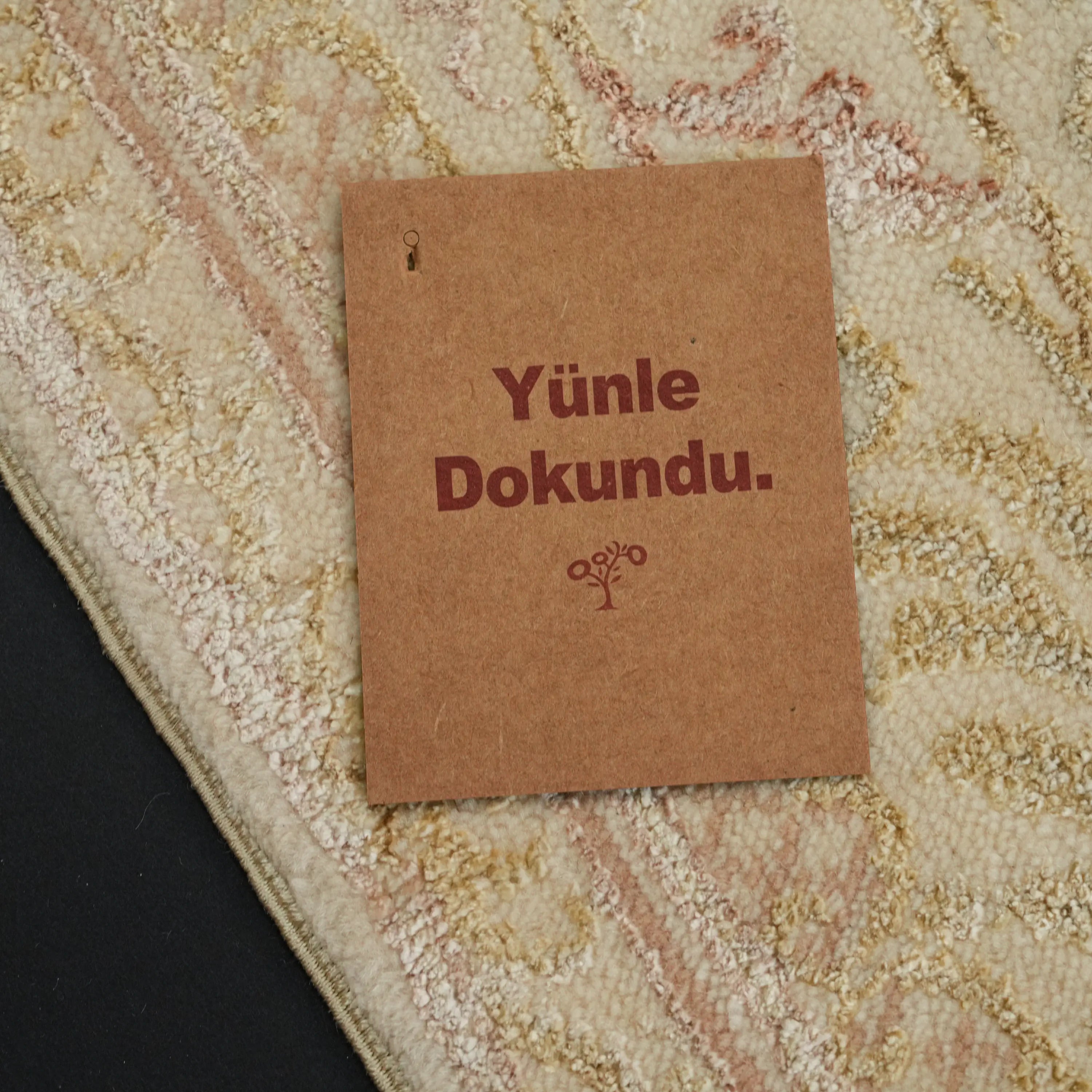 Pera Series Handwoven Frame Patterned Cream Wool Rug