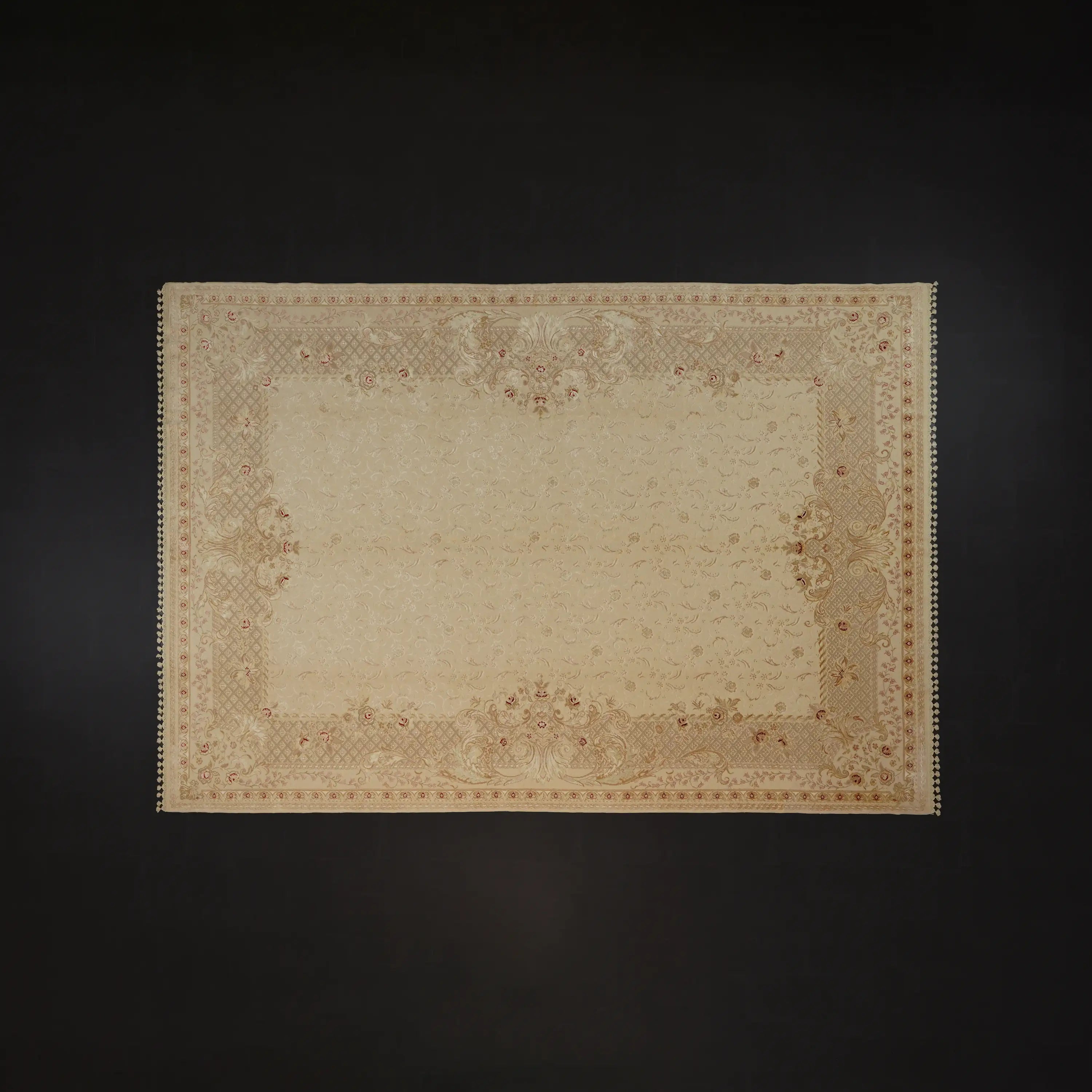 Pera Serisi El Dokuma Çiçek Desenli Krem İpekli Halı