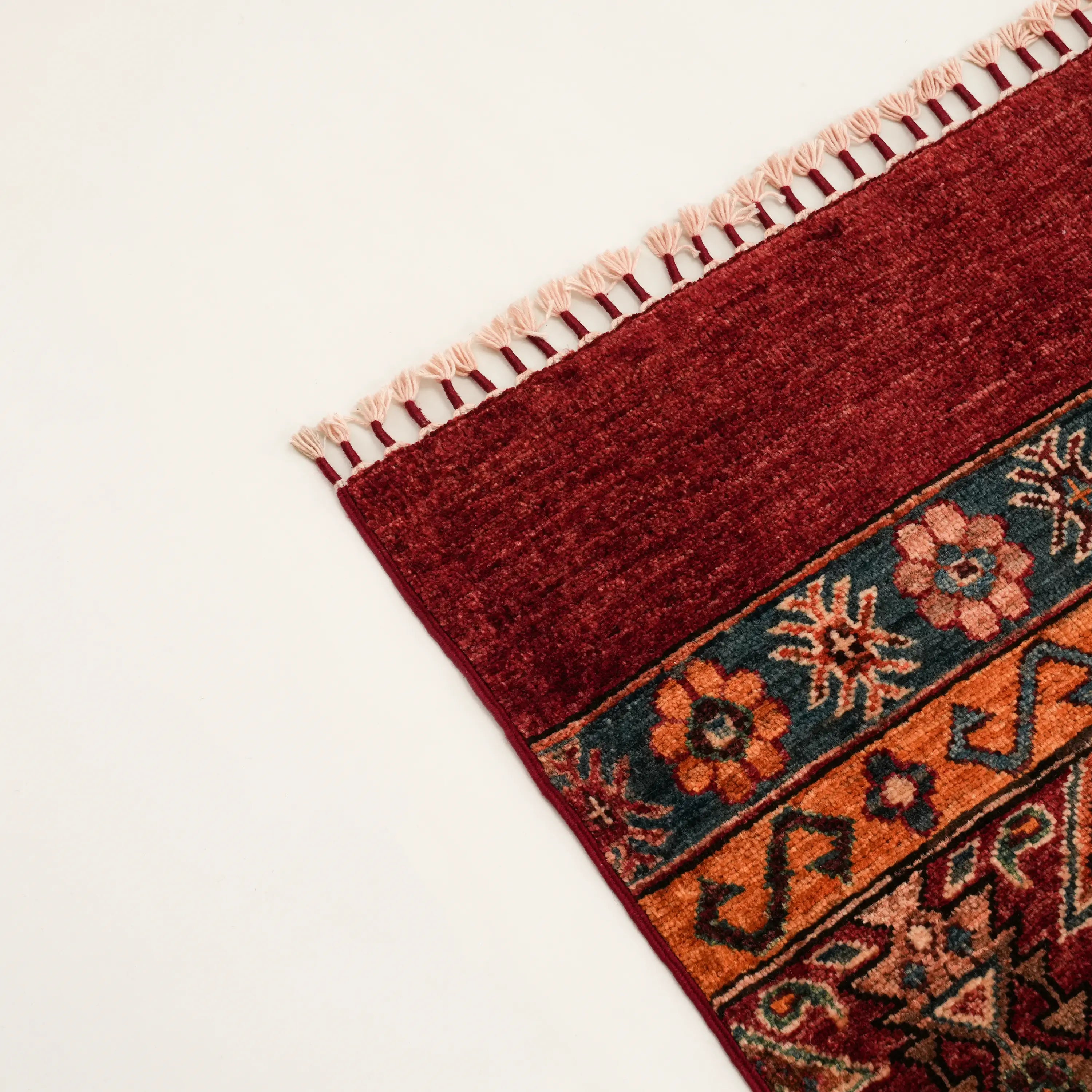 Pinhan Serisi El Dokuma Anadolu Desenli Kırmızı Yün Etnik Halı