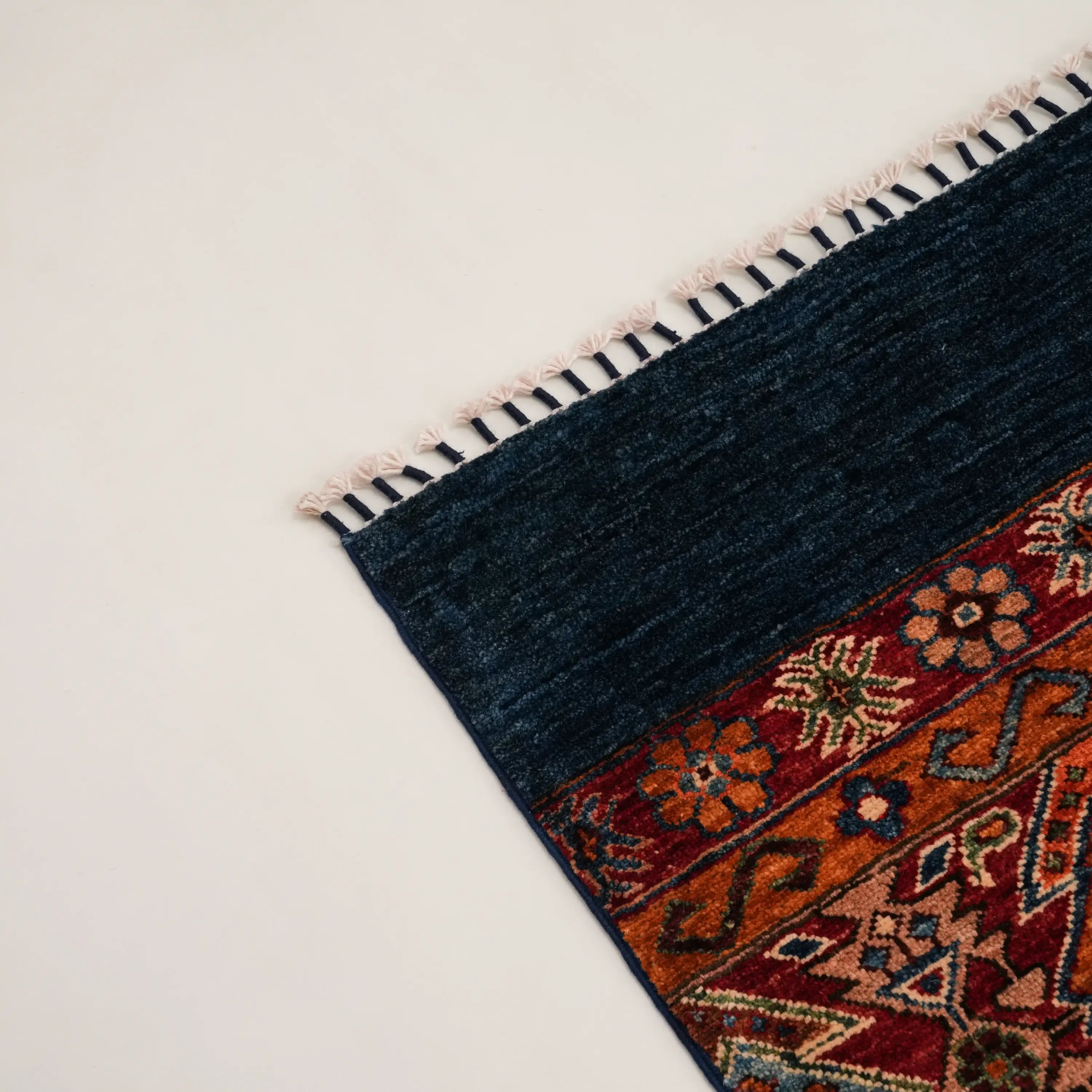 Pinhan Serisi El Dokuma Anadolu Desenli Mavi Halı