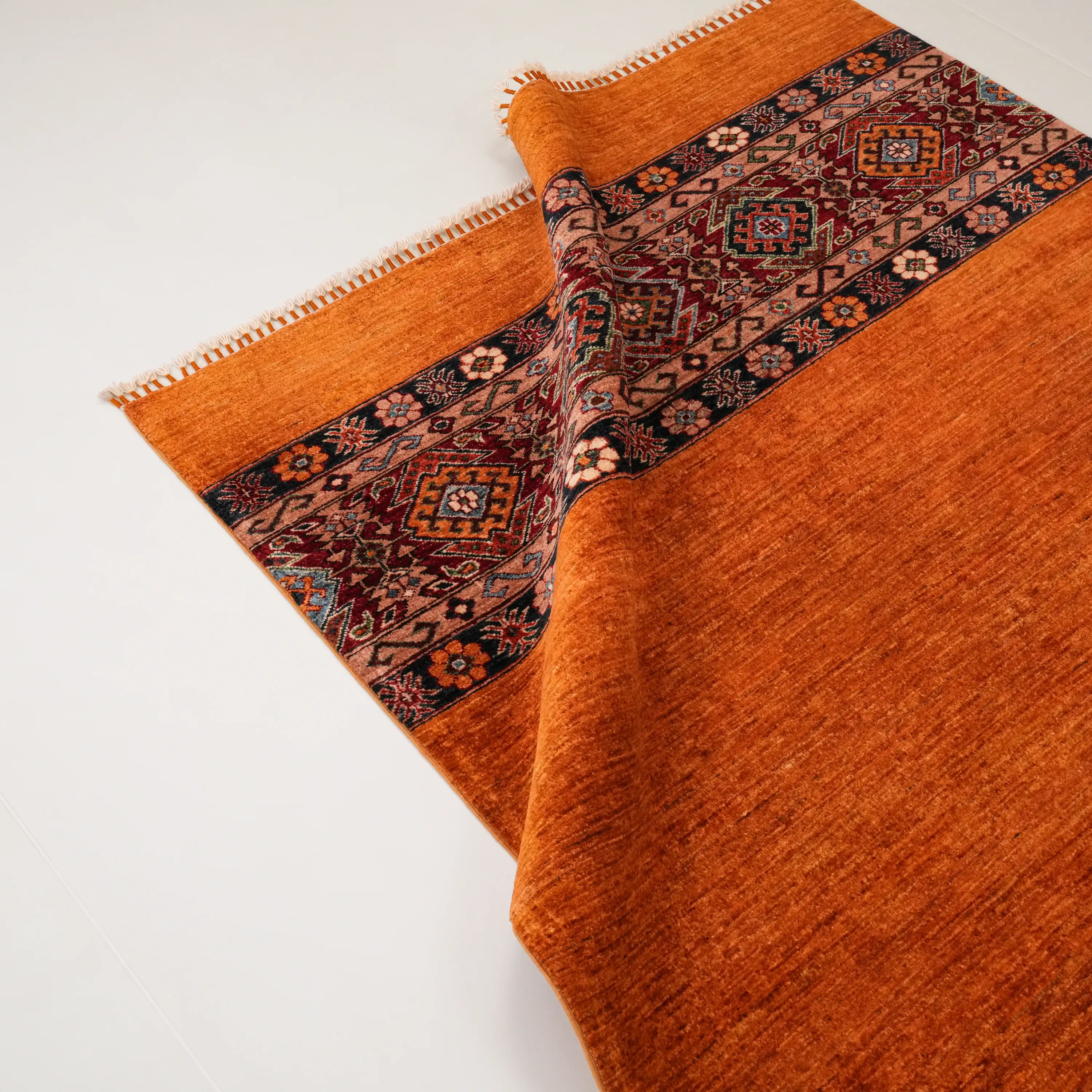 Pinhan Serisi El Dokuma Anadolu Desenli Yün Sarı Halı