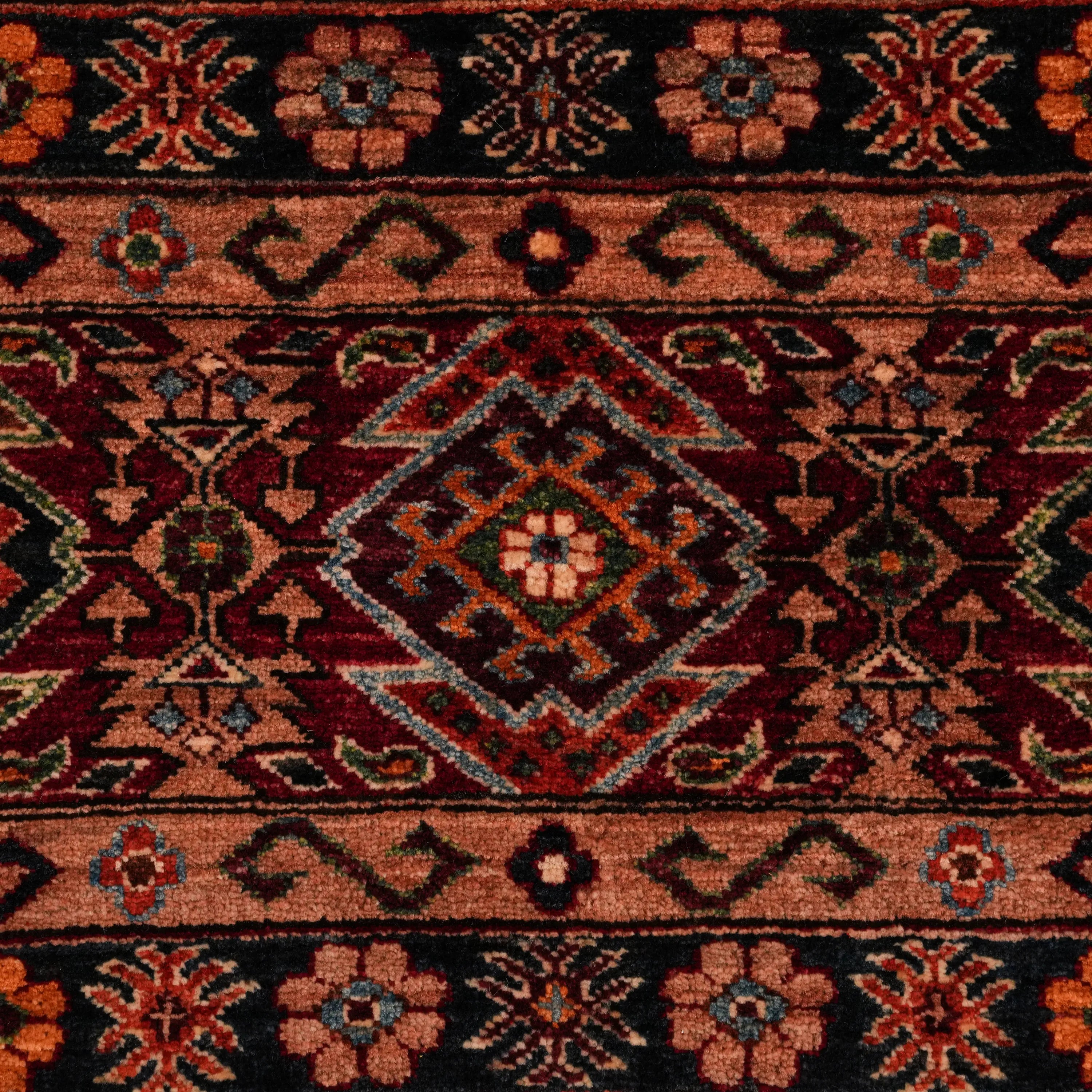 Pinhan Serisi El Dokuma Anadolu Desenli Yün Sarı Halı