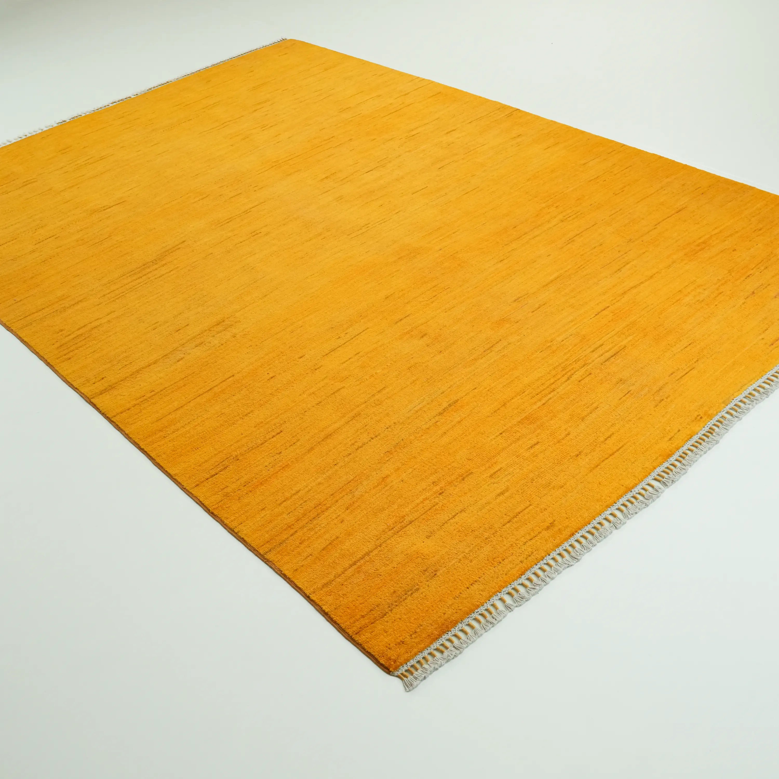 Pinhan Serisi El Dokuma Sade Desenli Sarı Yün Halı