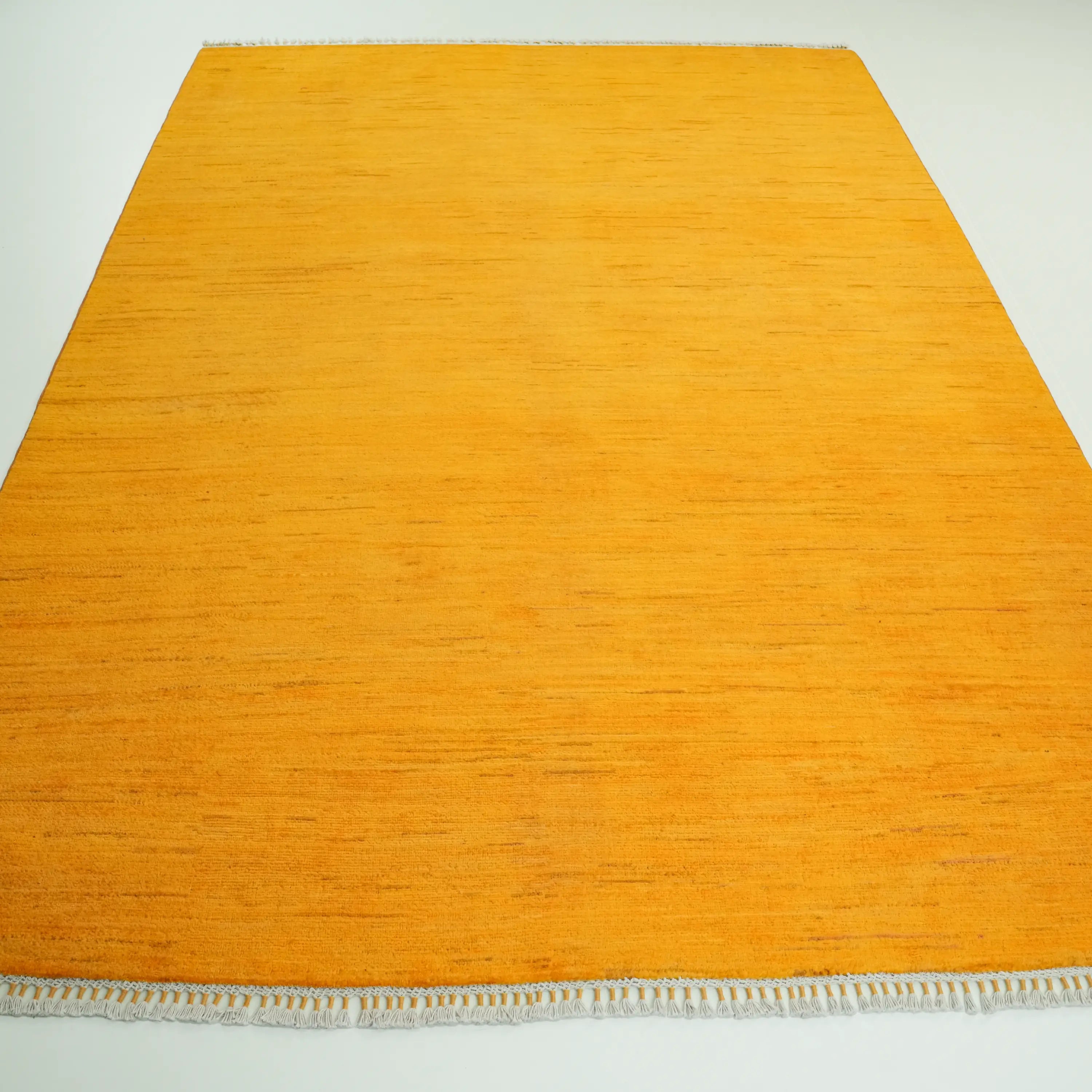 Pinhan Serisi El Dokuma Sade Desenli Sarı Yün Halı