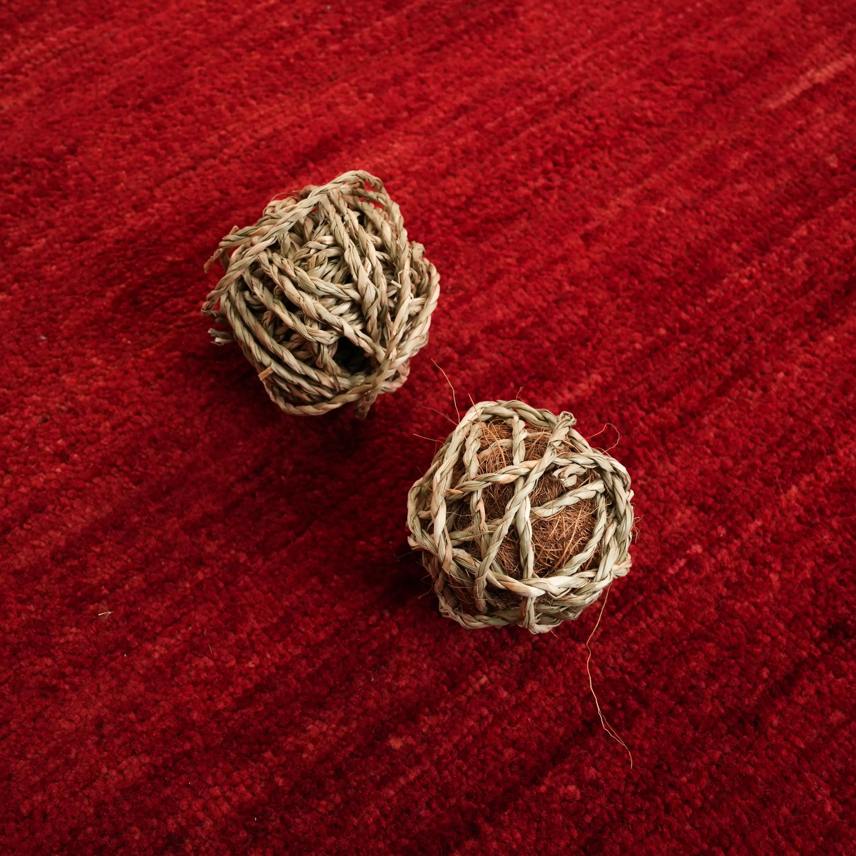 Pinhan Series Handwoven Plain Pattern Wool Red Rug