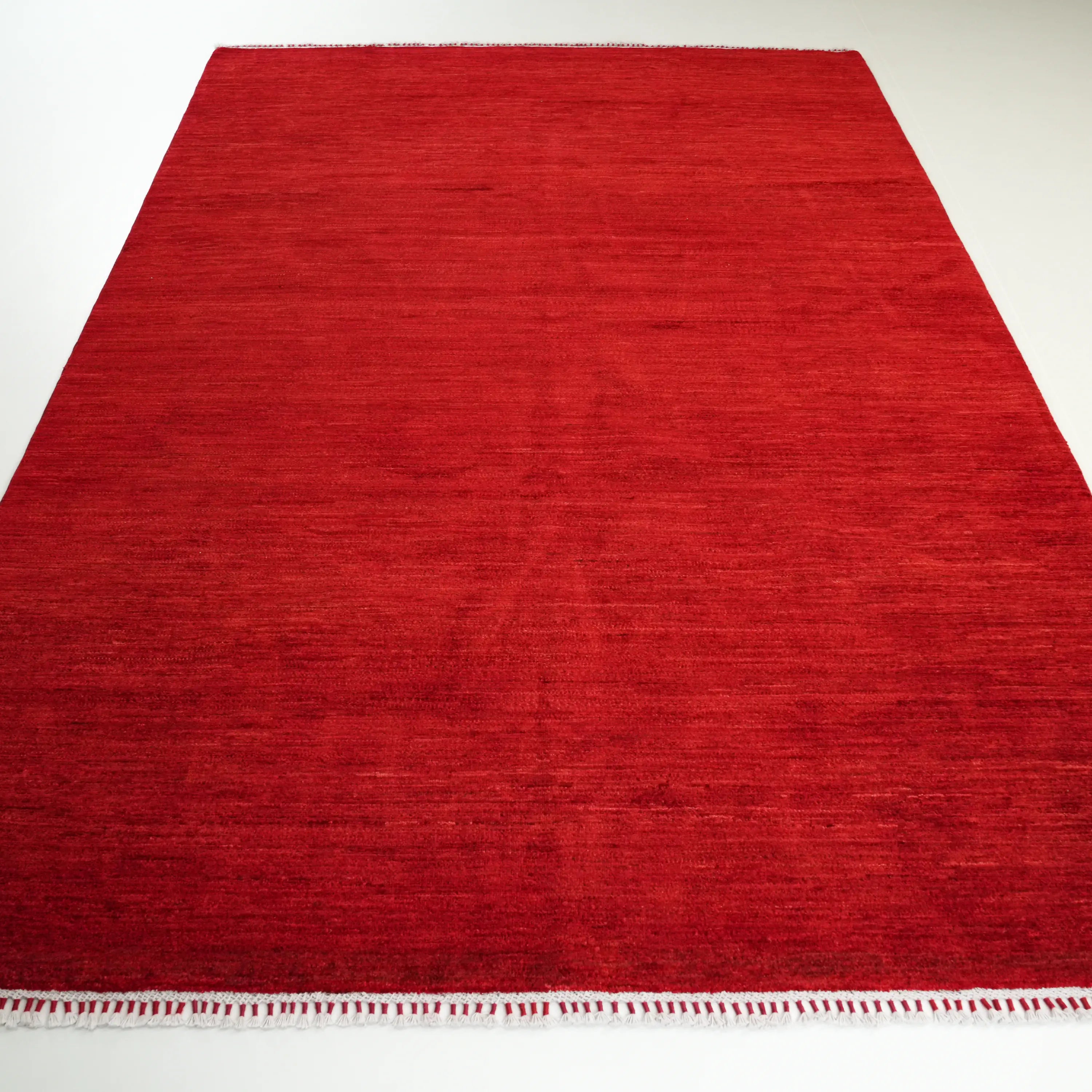 Pinhan Serisi El Dokuma Sade Desenli Yün Kırmızı Halı