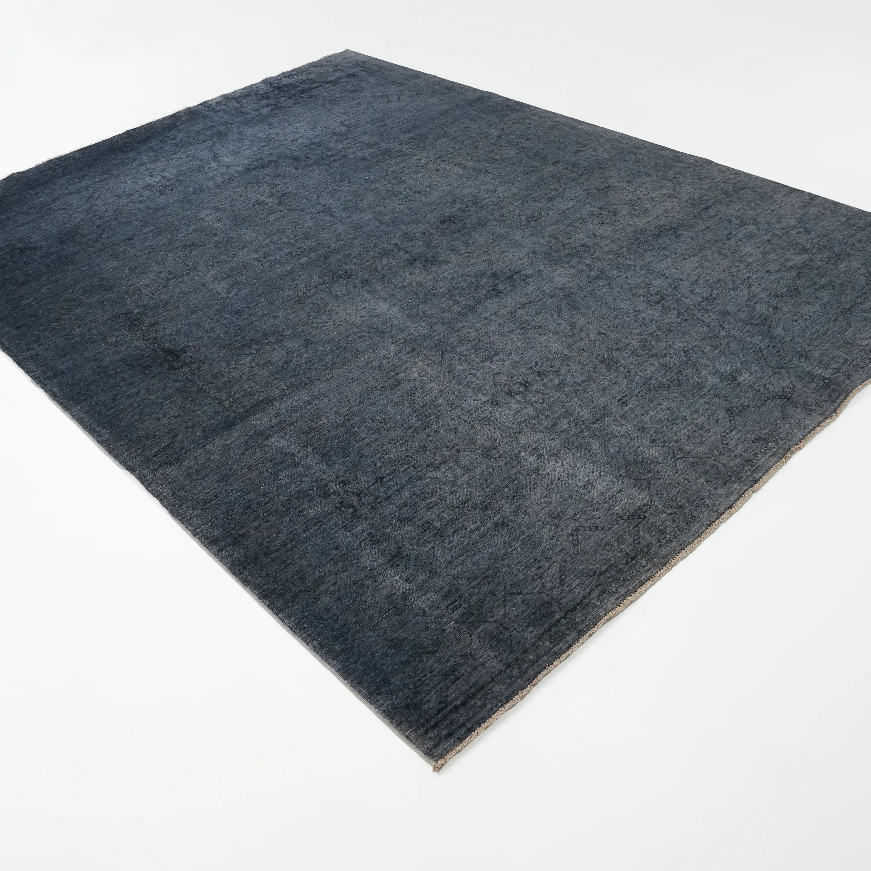 Retro Series Handwoven Vintage Pattern Anthracite Wool Rug