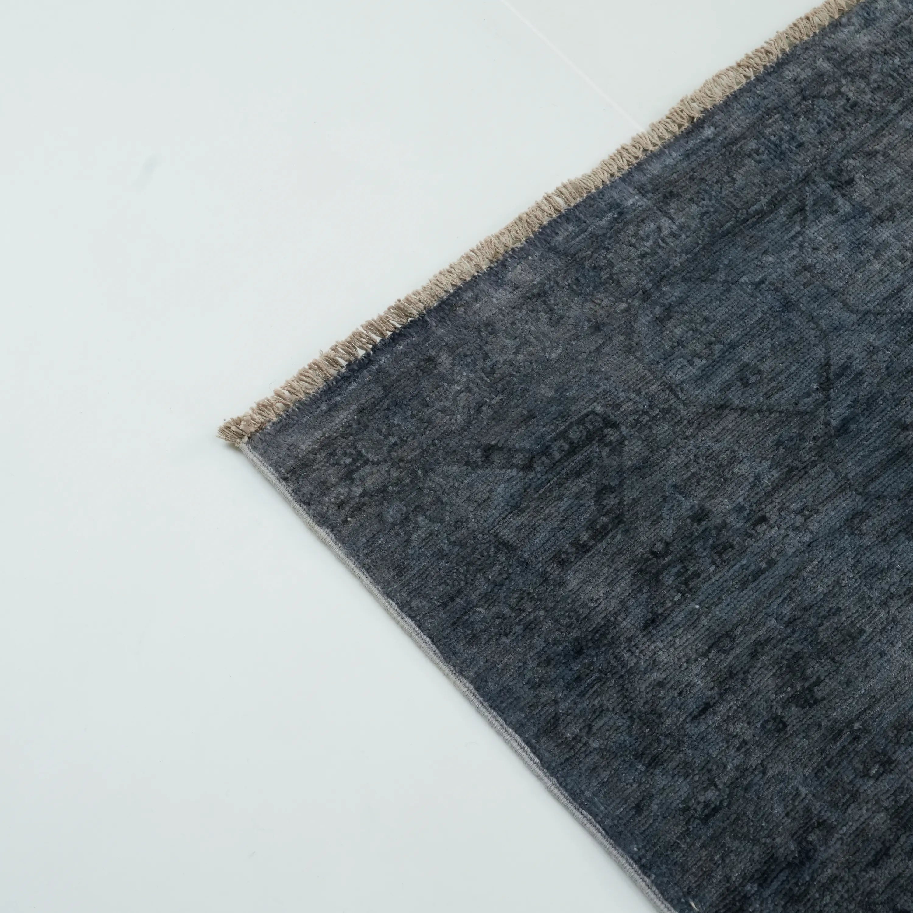 Retro Series Handwoven Vintage Pattern Anthracite Wool Rug