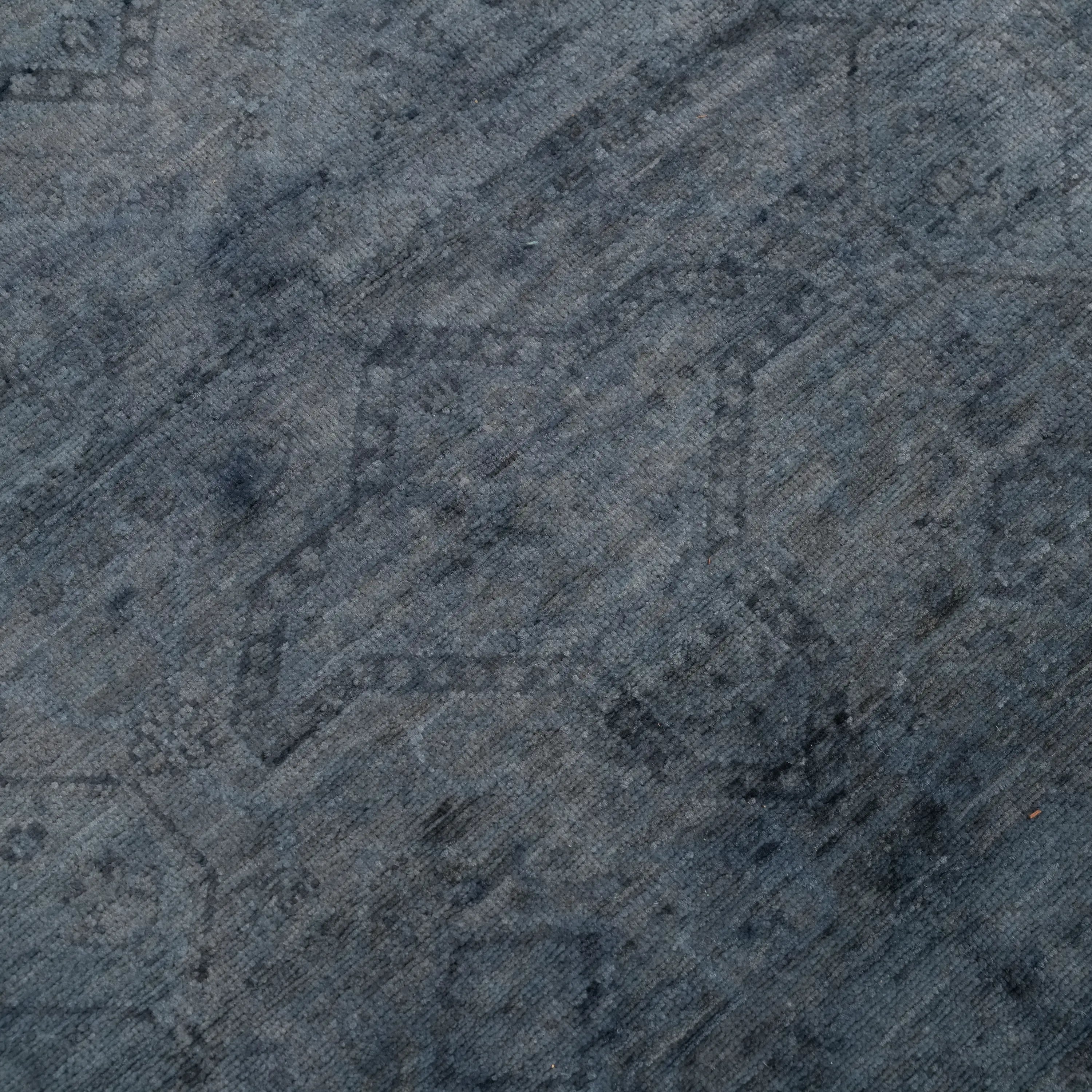 Retro Series Handwoven Vintage Pattern Anthracite Wool Rug