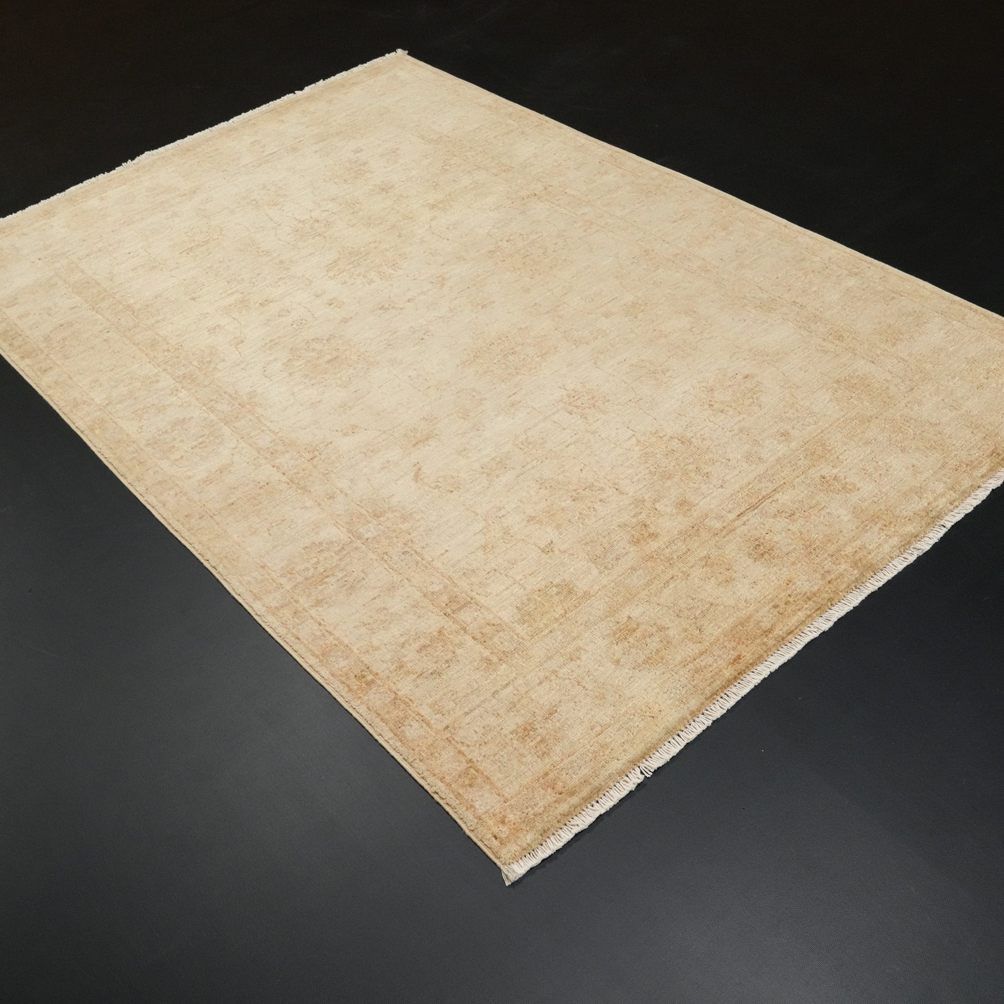 Retro Series Hand-Woven Vintage Patterned Beige Wool Carpet