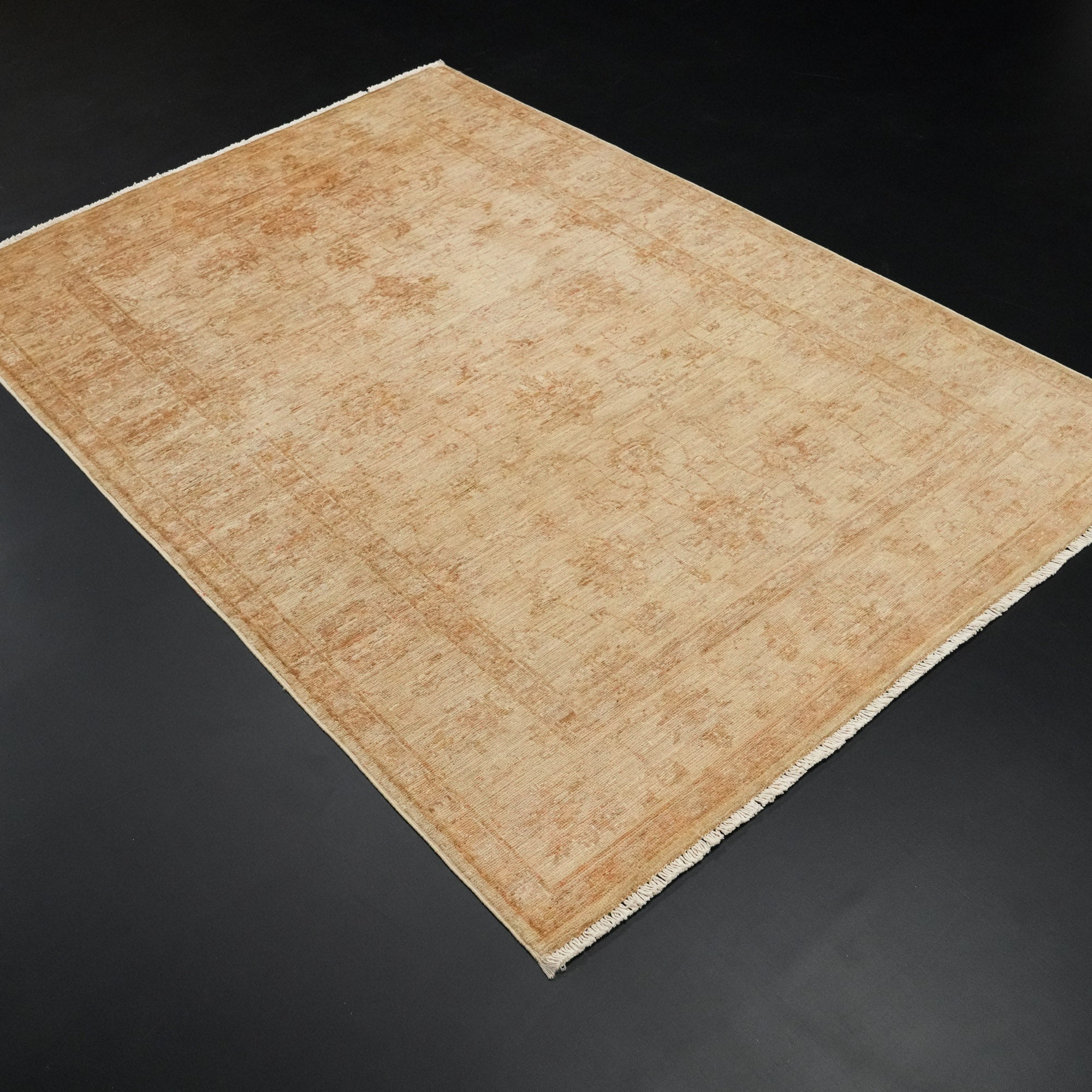 Retro Serisi El Dokuma Vintage Desenli Bej Yün Halı