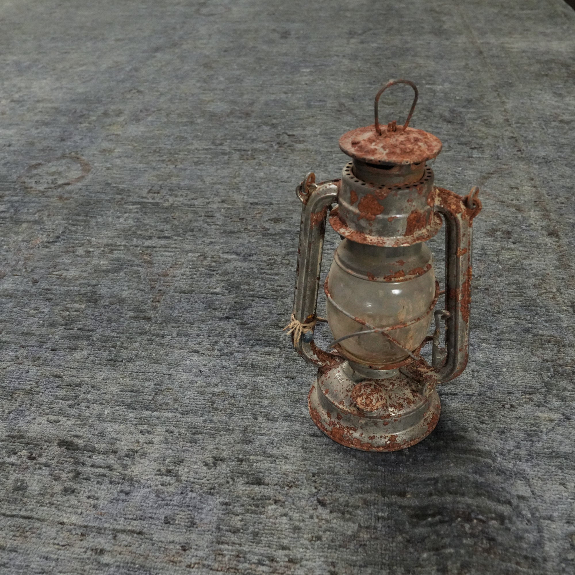 Retro Serisi El Dokuma Vintage Desenli Gri Yün Halı