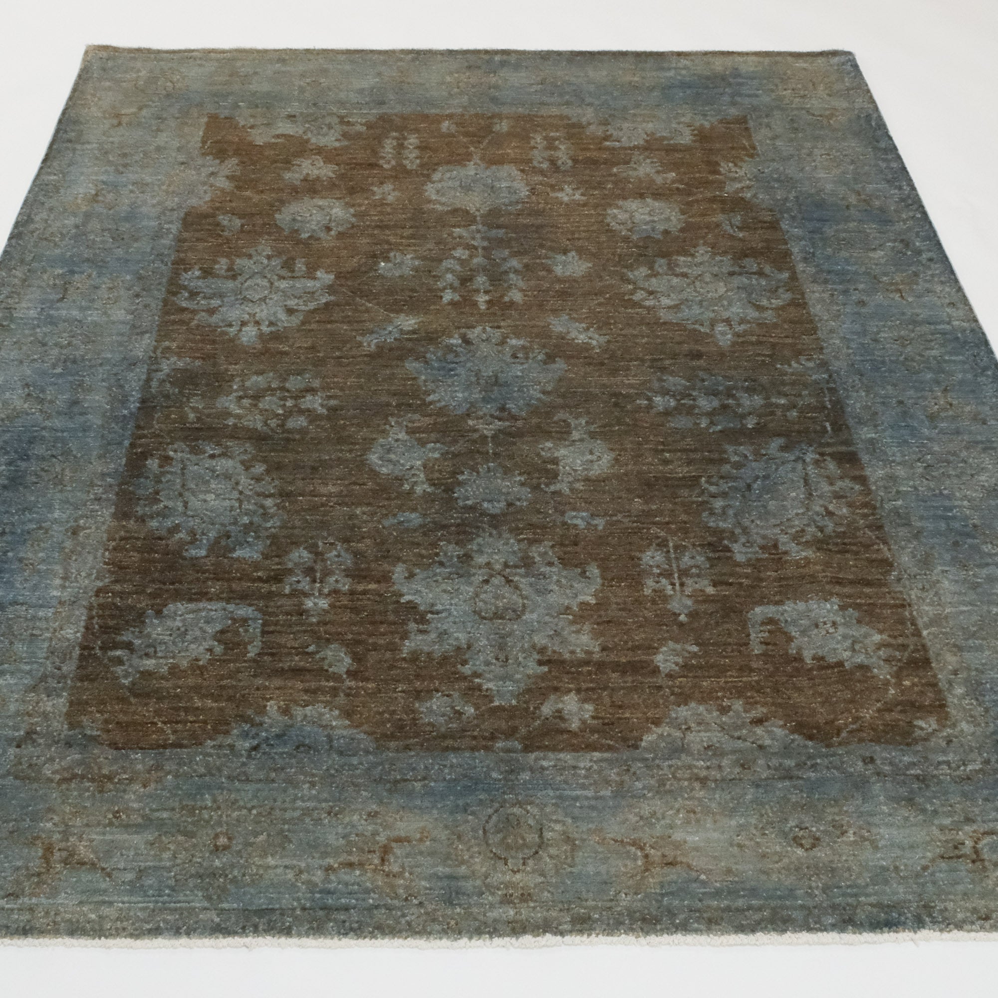 Retro Series Vintage Design Hand Woven Carpet