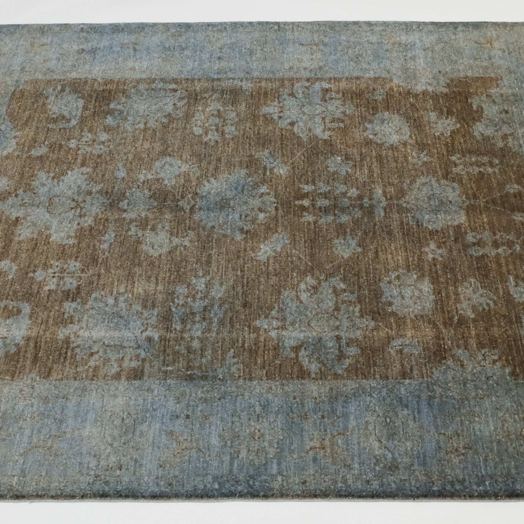 Retro Series Vintage Design Hand Woven Carpet